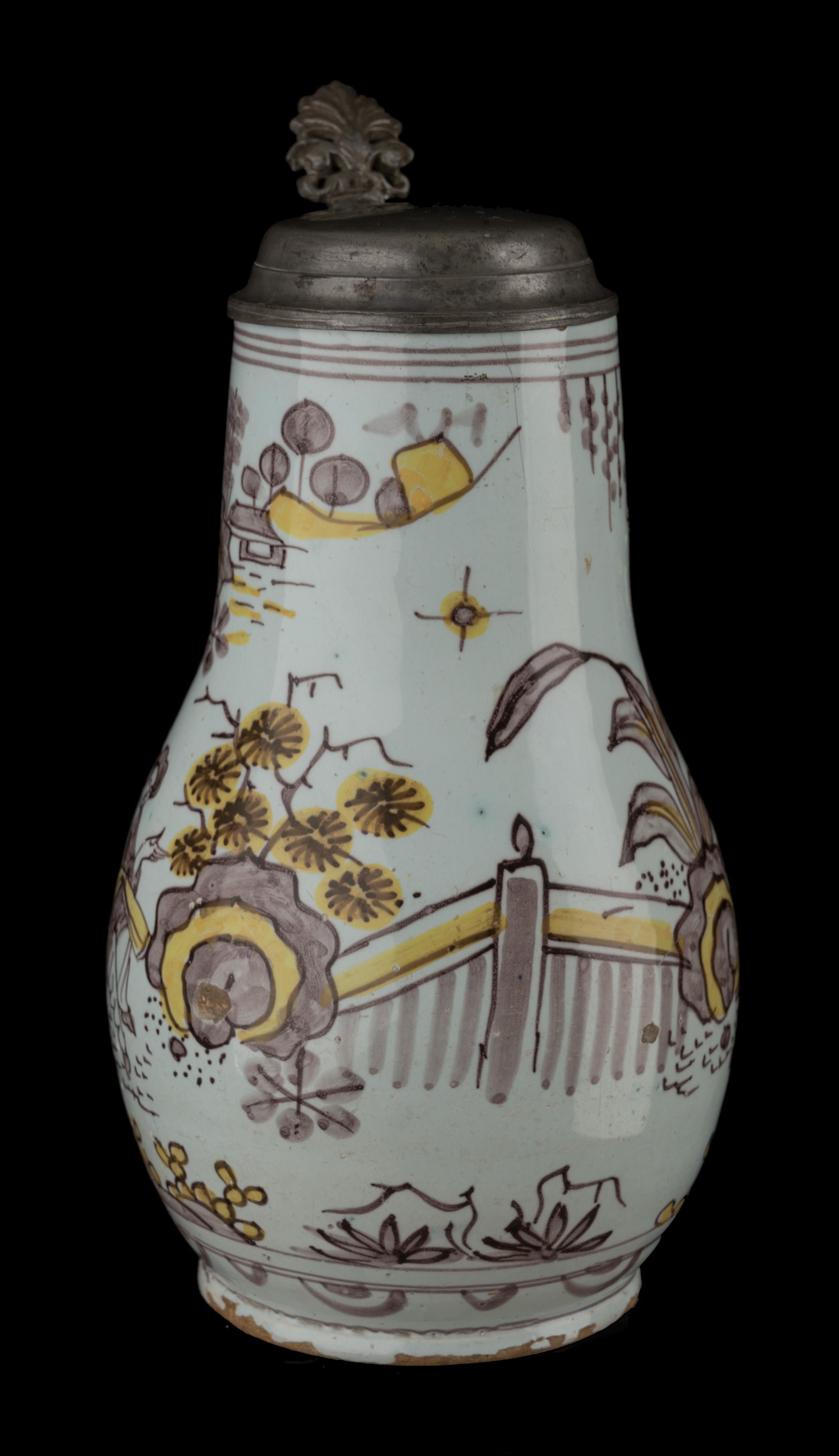 Dutch Delft, Large Polychrome chinoiserie beer mug Delft, 1680-1690 purple and yellow For Sale