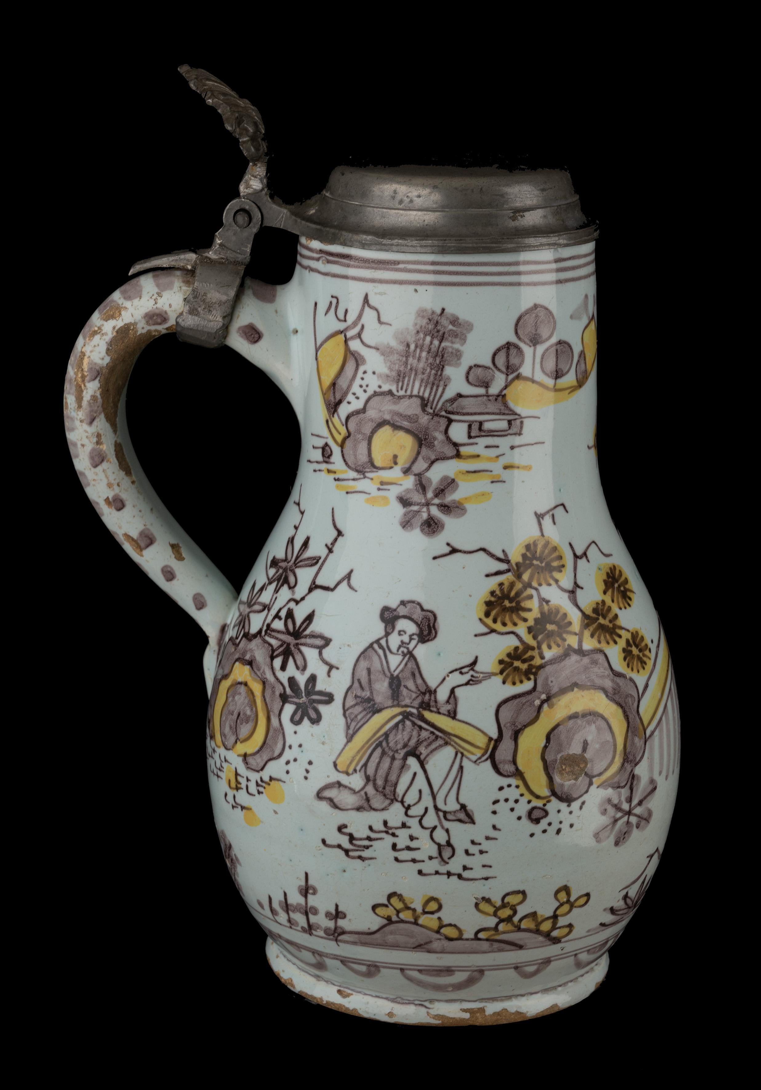 Delft, Large Polychrome chinoiserie beer mug Delft, 1680-1690 purple and yellow For Sale 1