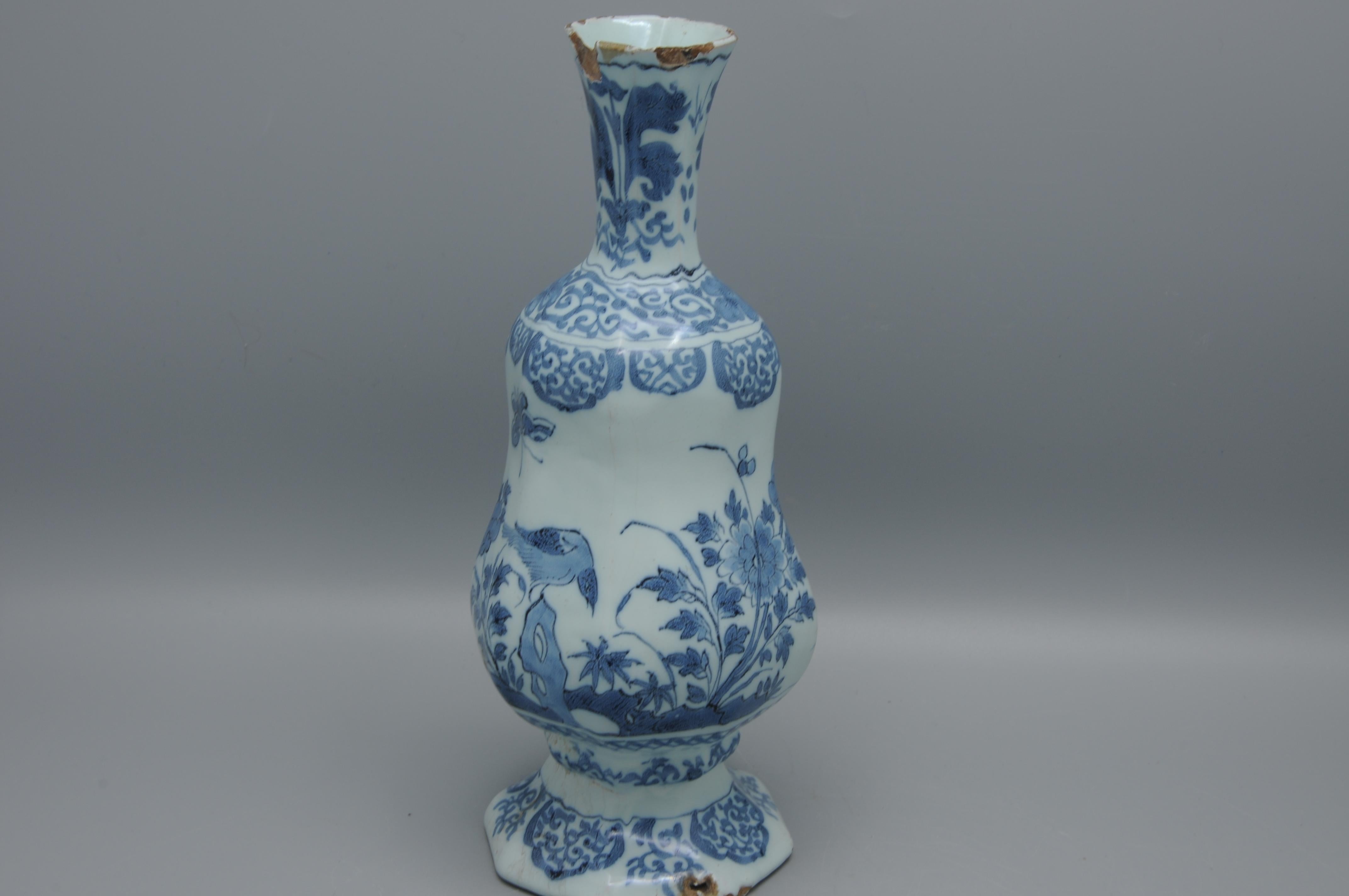 Delft - octagonal kalbas shaped vase,  late 17th century For Sale 10