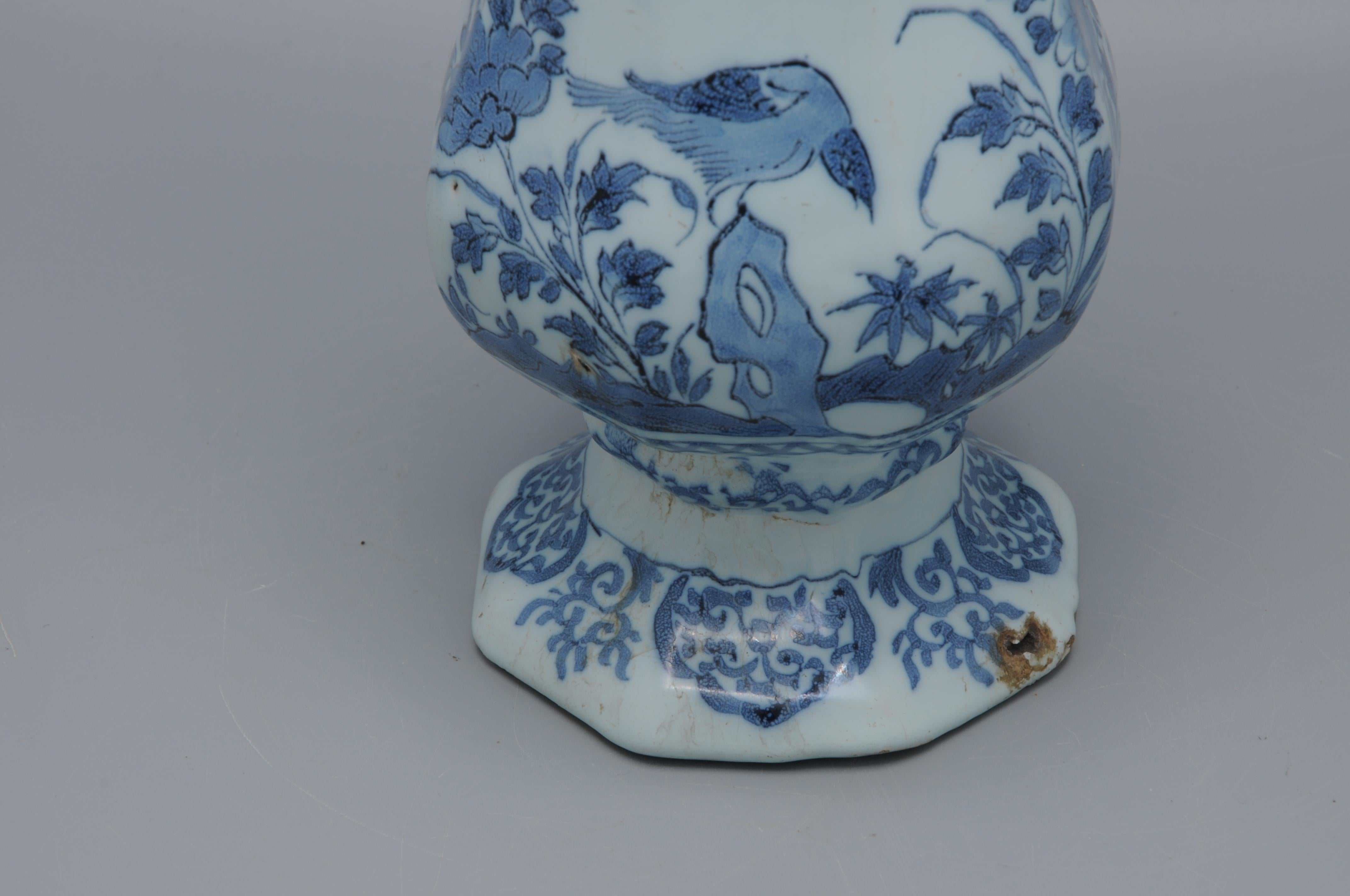 Delft - octagonal kalbas shaped vase,  late 17th century For Sale 2