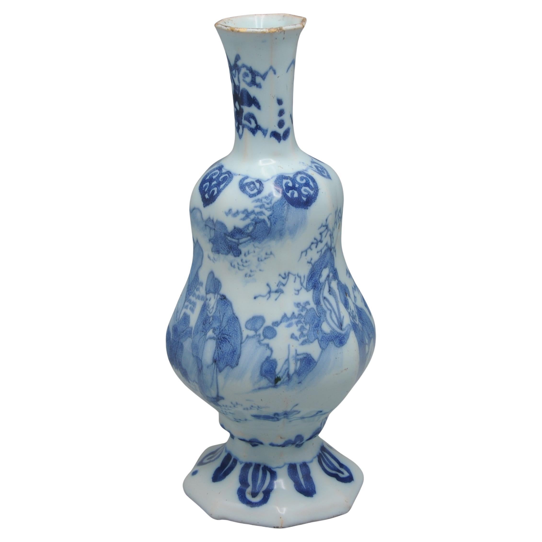 Delft - vase octogonal en forme de kalbas,  Fin du XVIIe siècle en vente