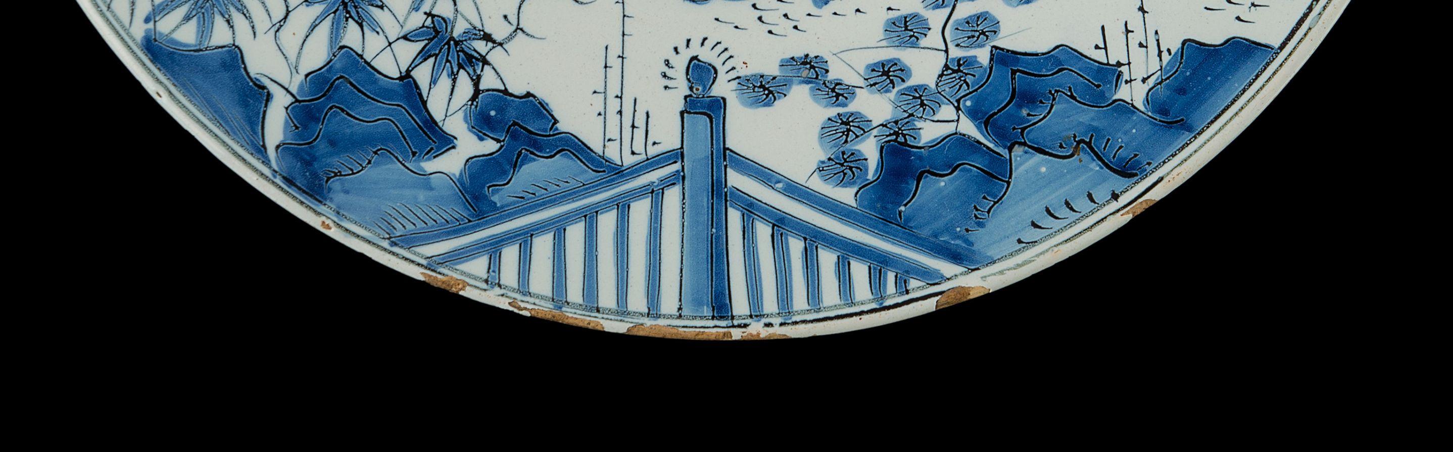 Hand-Painted Delft, Pair of Blue and White Chinoiserie Dishes, 1680 - 1700 For Sale