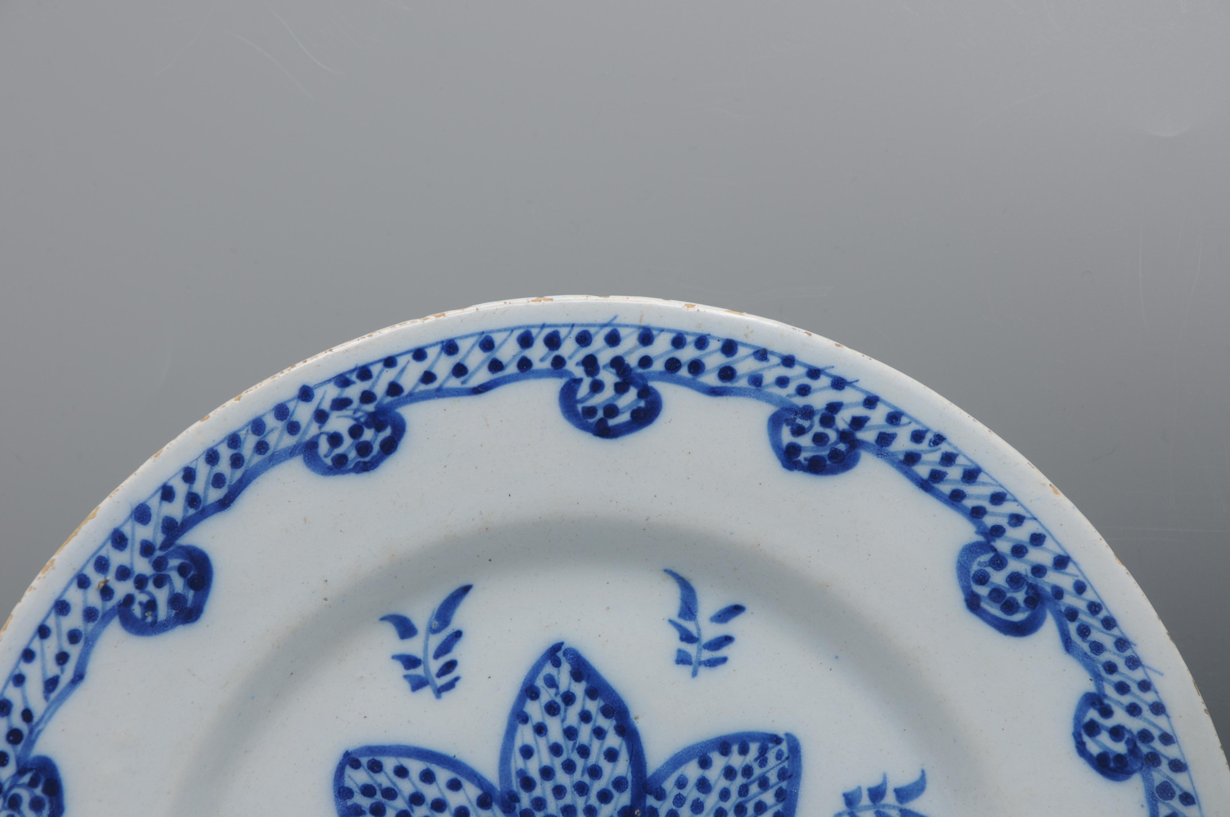Vernissé Delft - Pair of blue and white Delftware plates - 18th century en vente