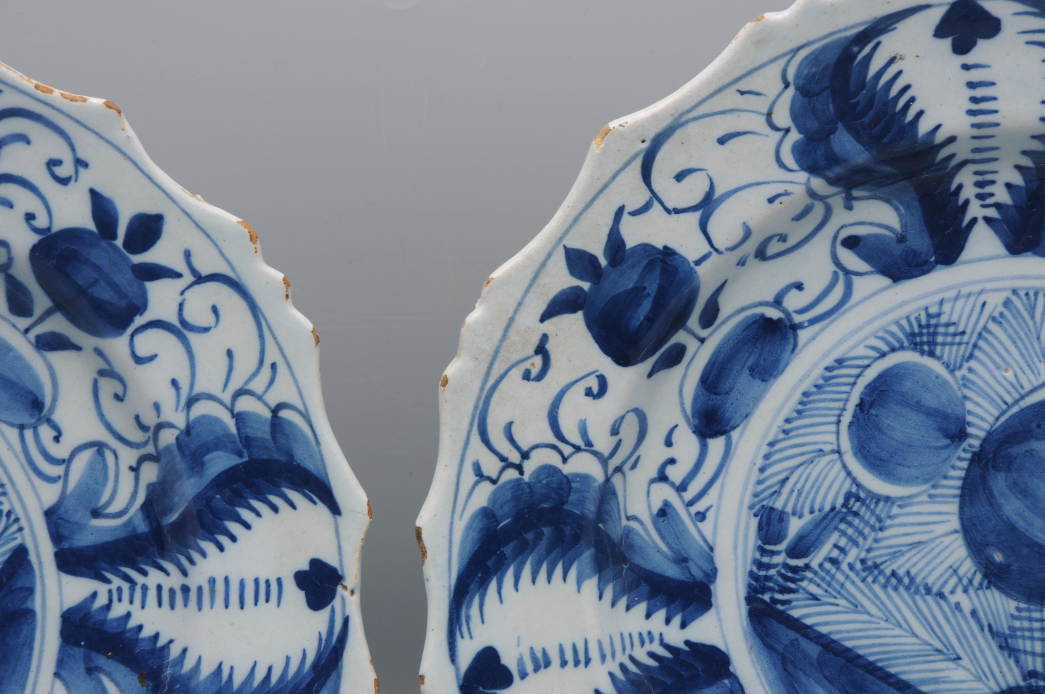 18th Century and Earlier Delft - Pair of blue and white Delftware plates - 18th century For Sale