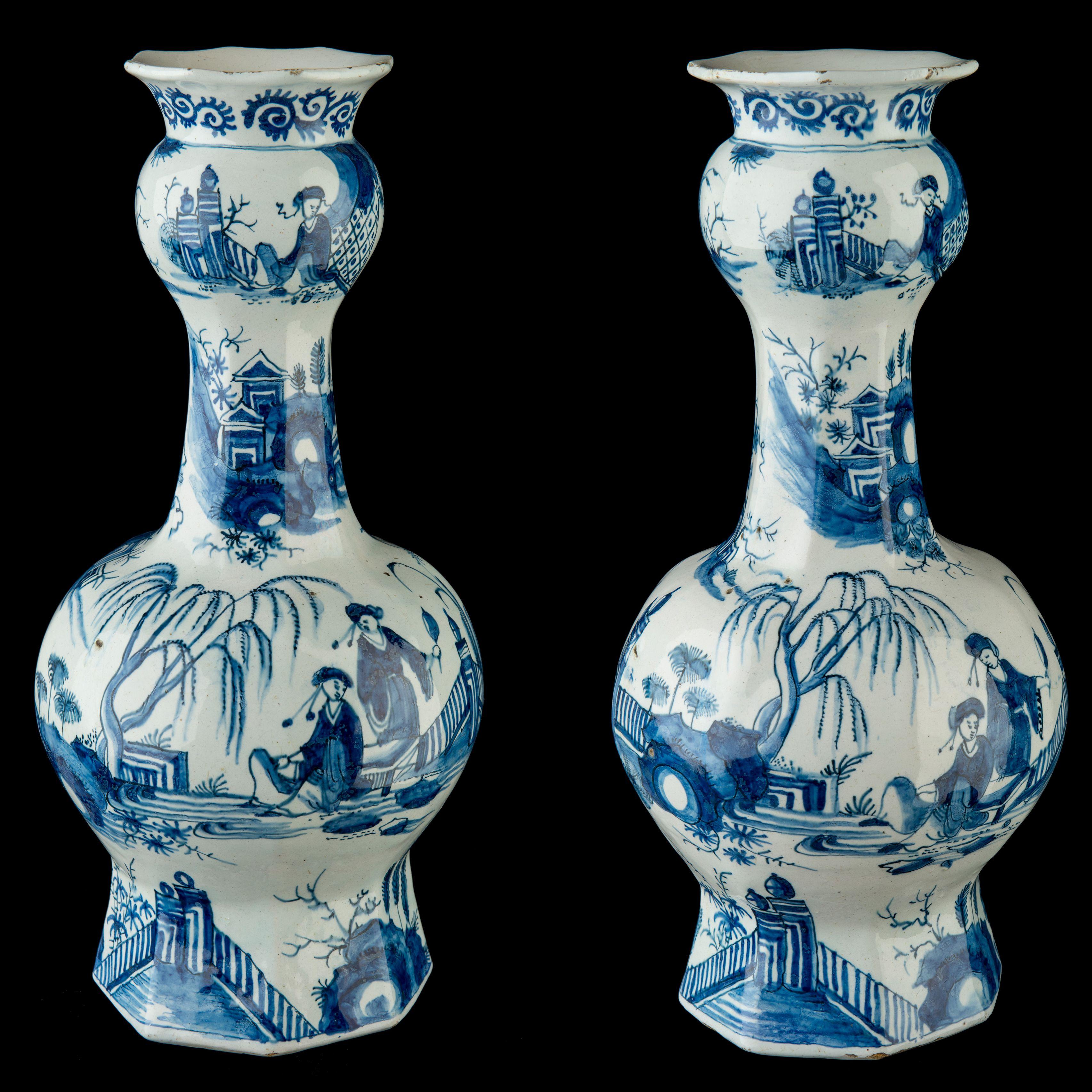 Delft, Pair of Blue and White Garlic-Head Bottle Vases, circa 1700 2