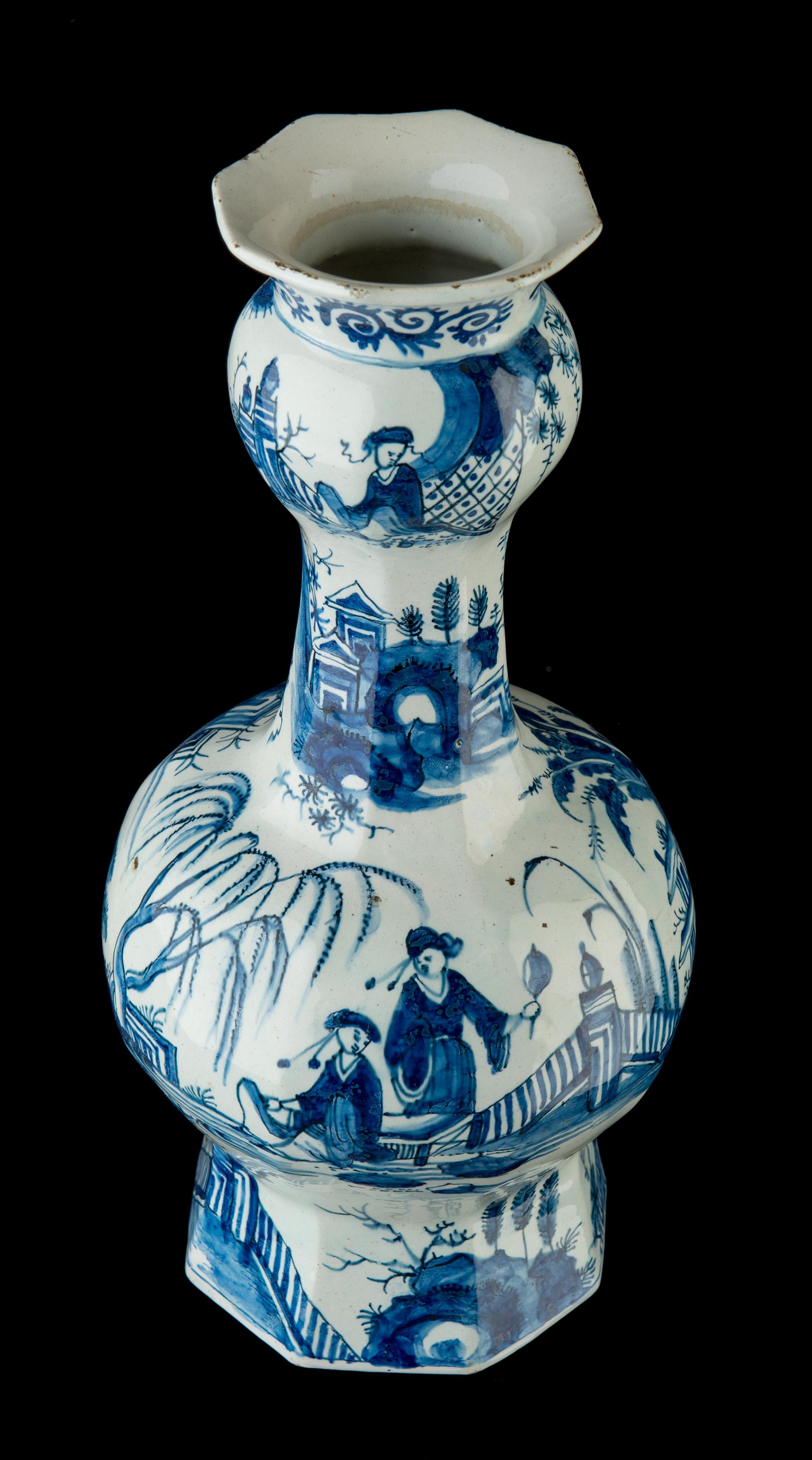 Delft, Pair of Blue and White Garlic-Head Bottle Vases, circa 1700 1