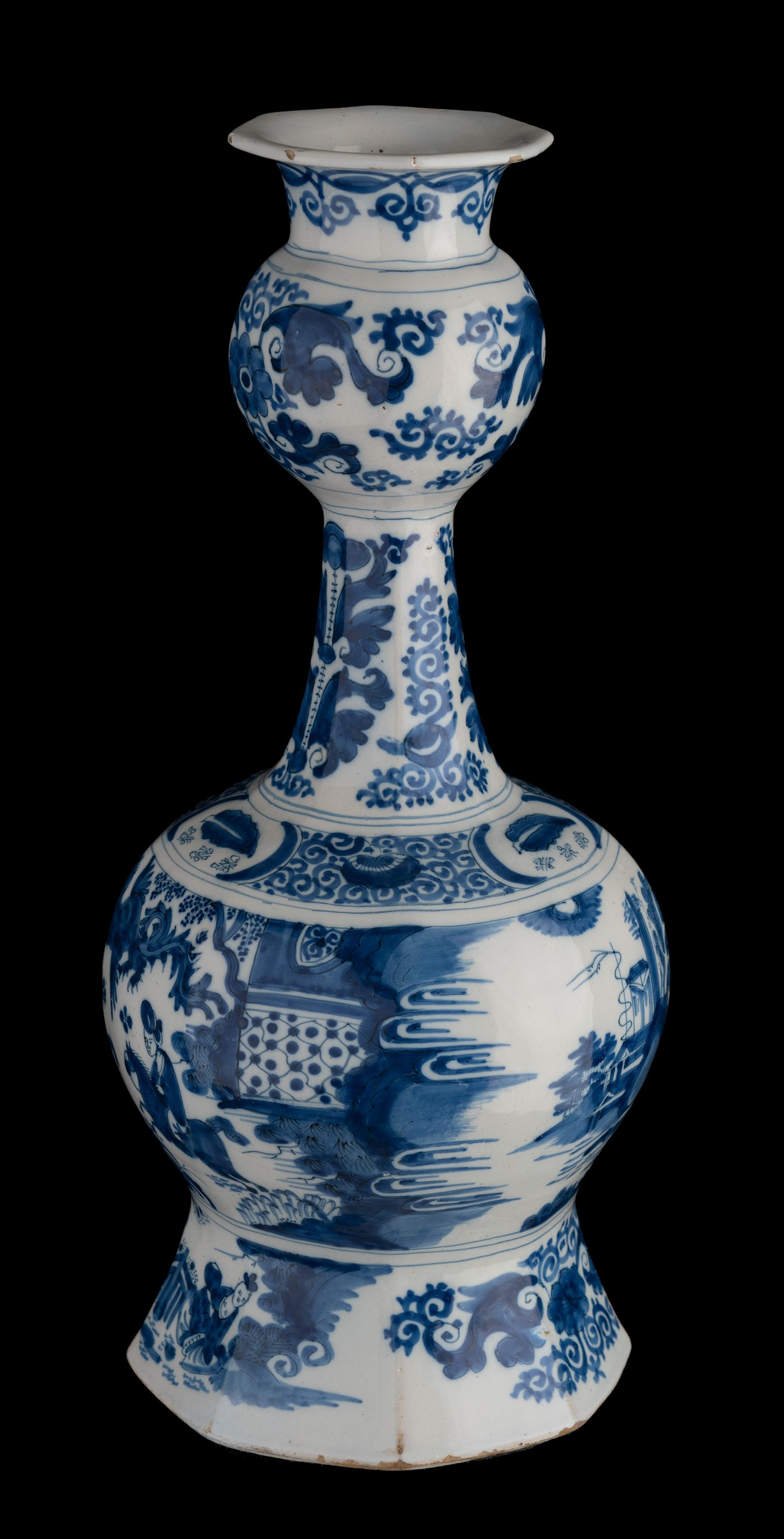 Dutch Delft Pair of blue and white garlic-head chinoiserie bottle vases 1680-1690 For Sale