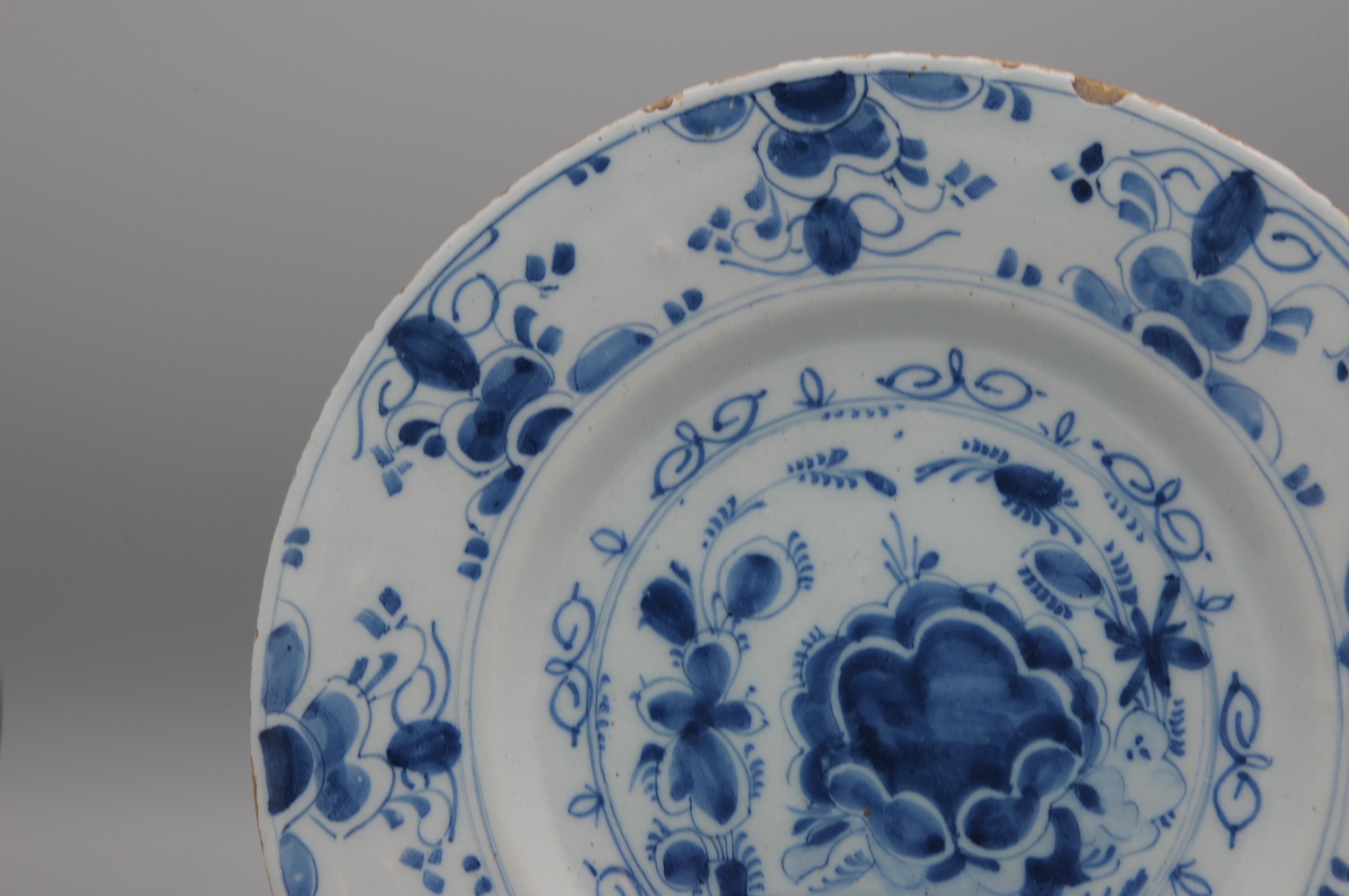 Delft - Pareja de platos florales azules Delfware - Siglo XVIII en venta 6