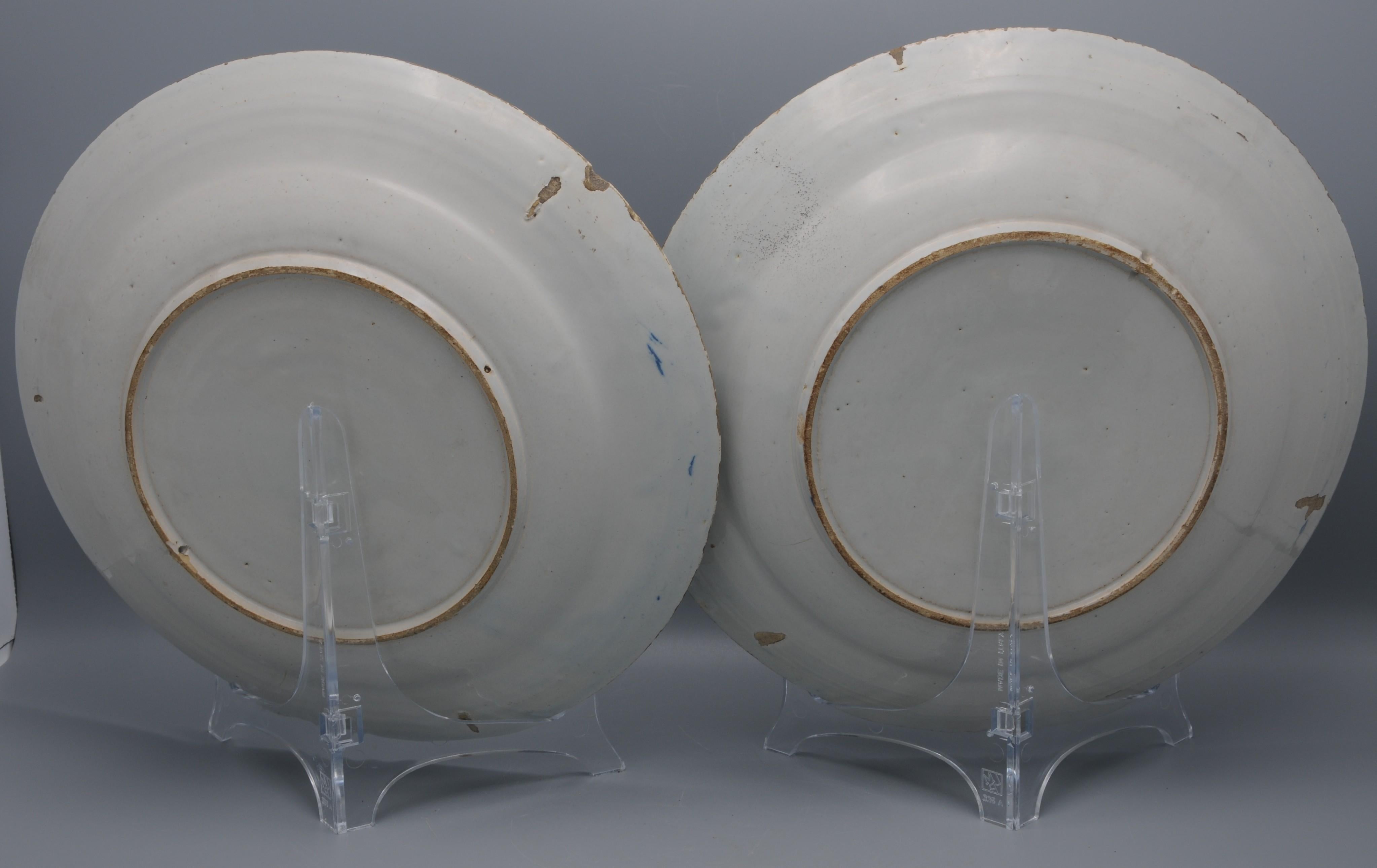 Delft - Paire de plats en Delfware à décor floral bleu - 18e siècle en vente 3