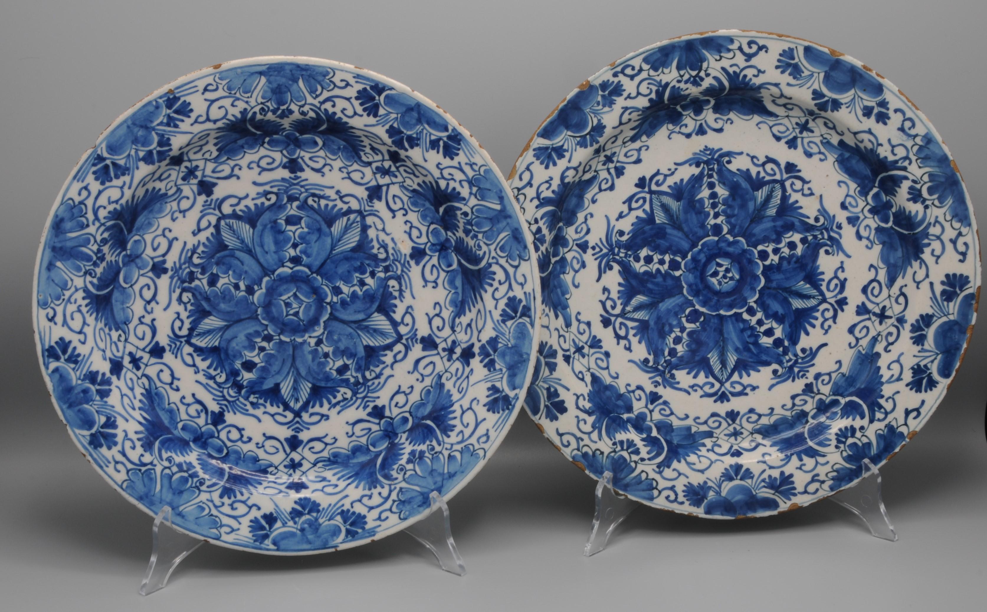 Glazed Delft - Pair of dishes - 18th century  For Sale