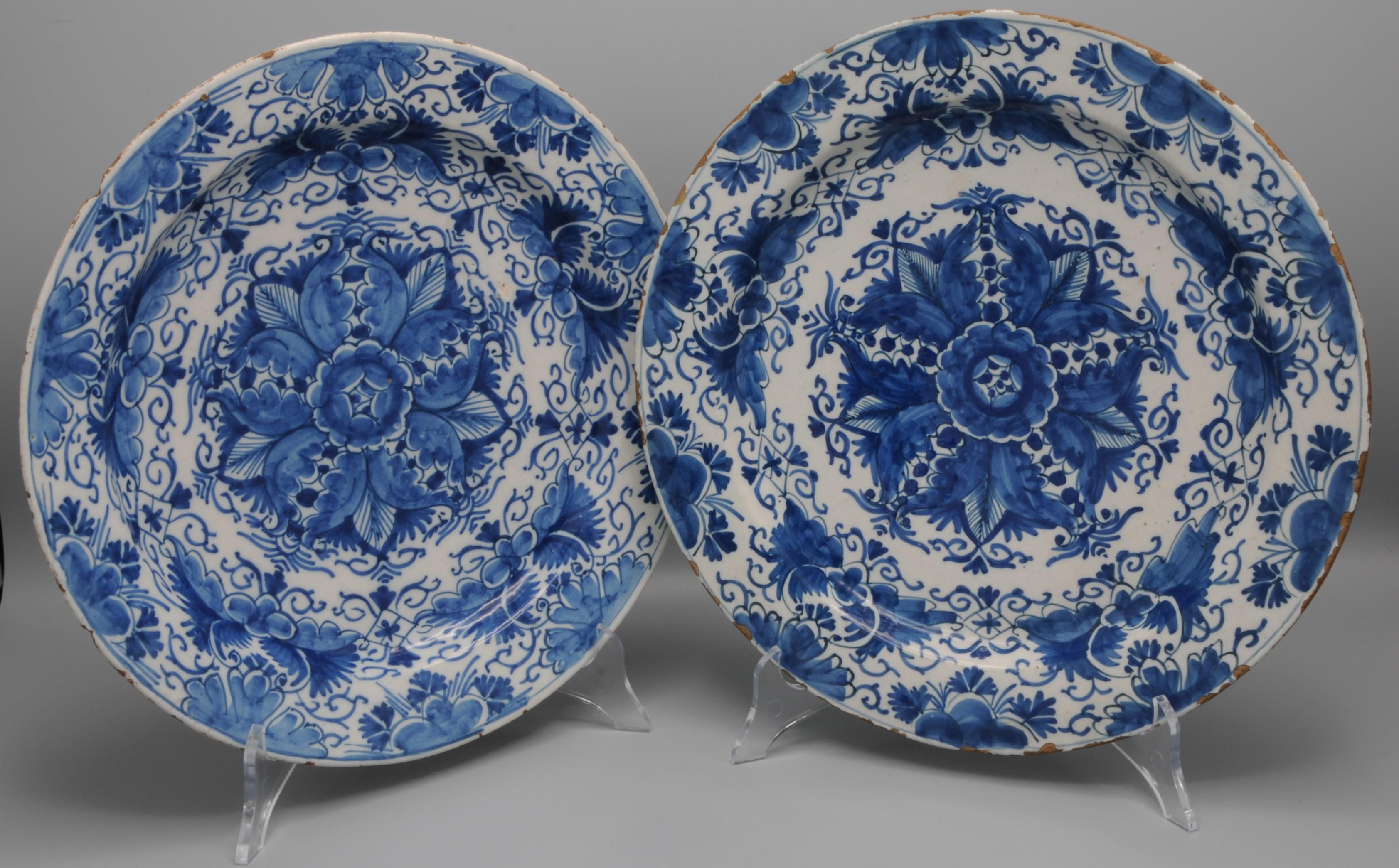 Delft - Pair of dishes - 18th century  In Good Condition For Sale In DELFT, NL
