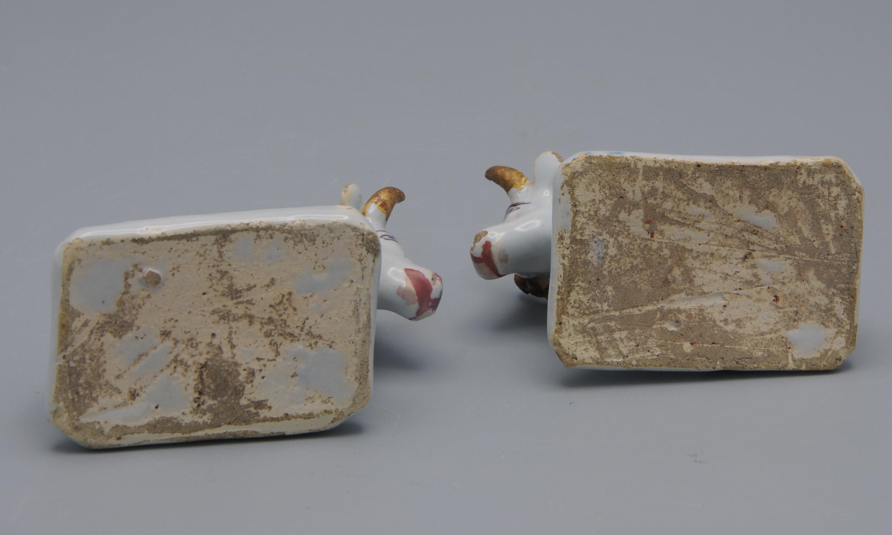 Delft - Pair of Miniature Cow Figurines 3