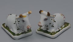 Delft - Pair of Miniature Cow Figurines