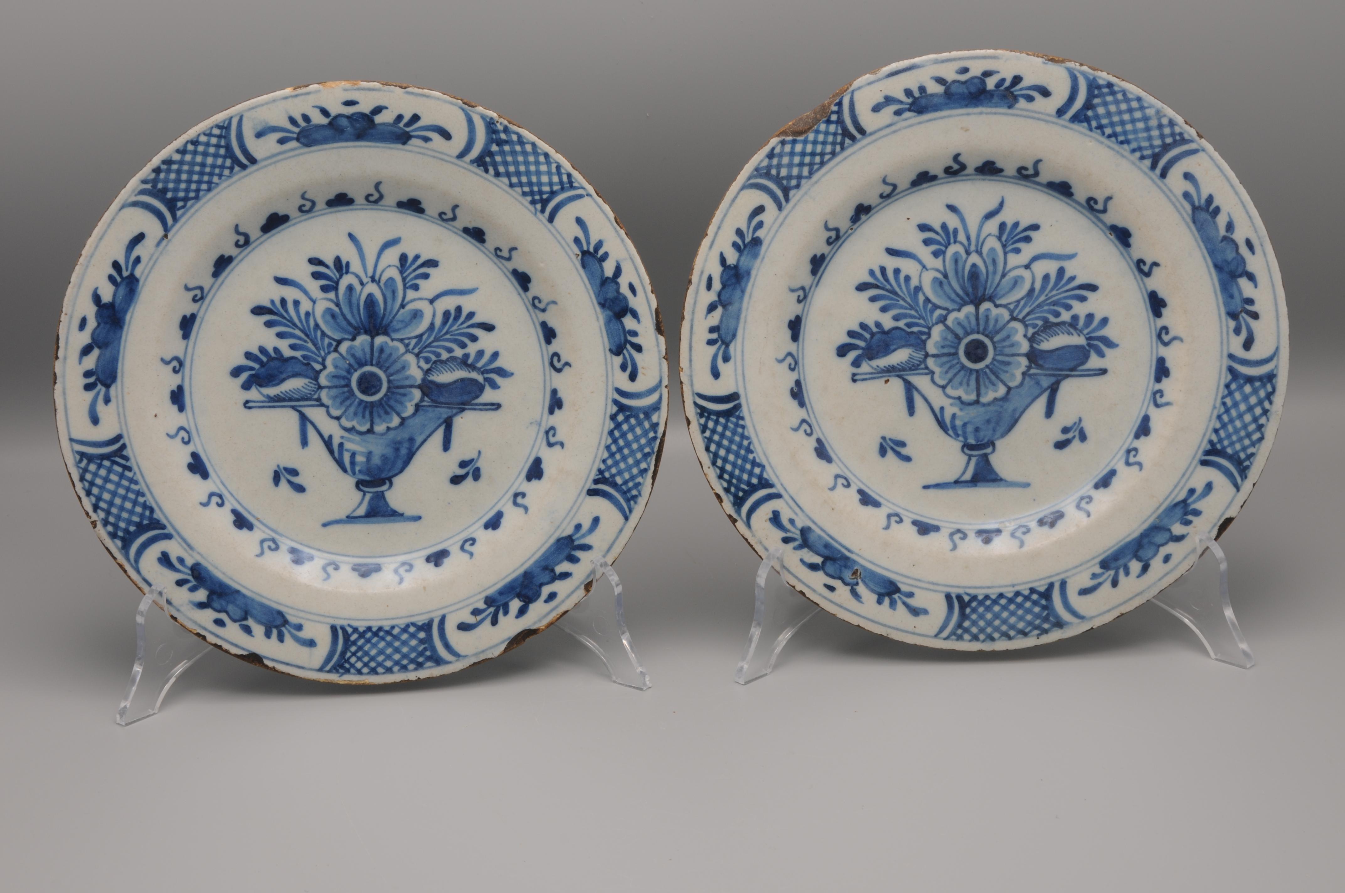 Delft - Pareja de platos imperio neoclásicos - ca 1800 Chinoiserie en venta