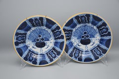 Paire d'assiettes 'Peacock' de Delft par 'De Klaauw' - seconde moitié du 18ème siècle