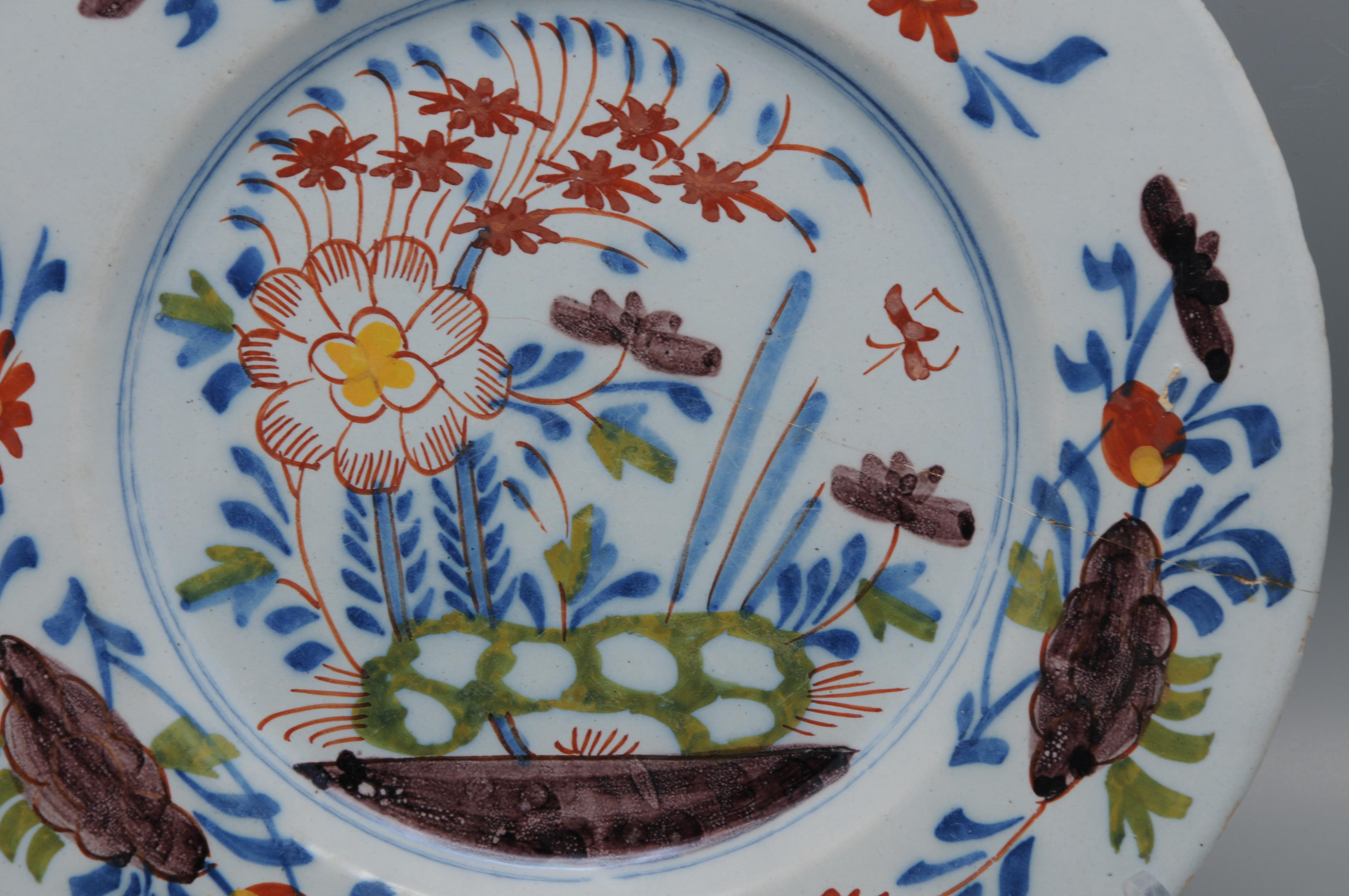 Delft - Pair of polychrome floral Delftware plates - 18th century 6