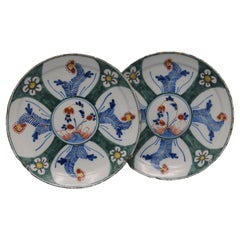 Delft - Pair of polychrome, mainly green, Delfware plates - 18th century