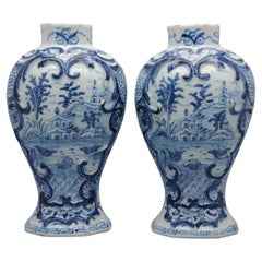 Delft Coppia di vasi della manifattura "The Lampetkan", XVIII secolo