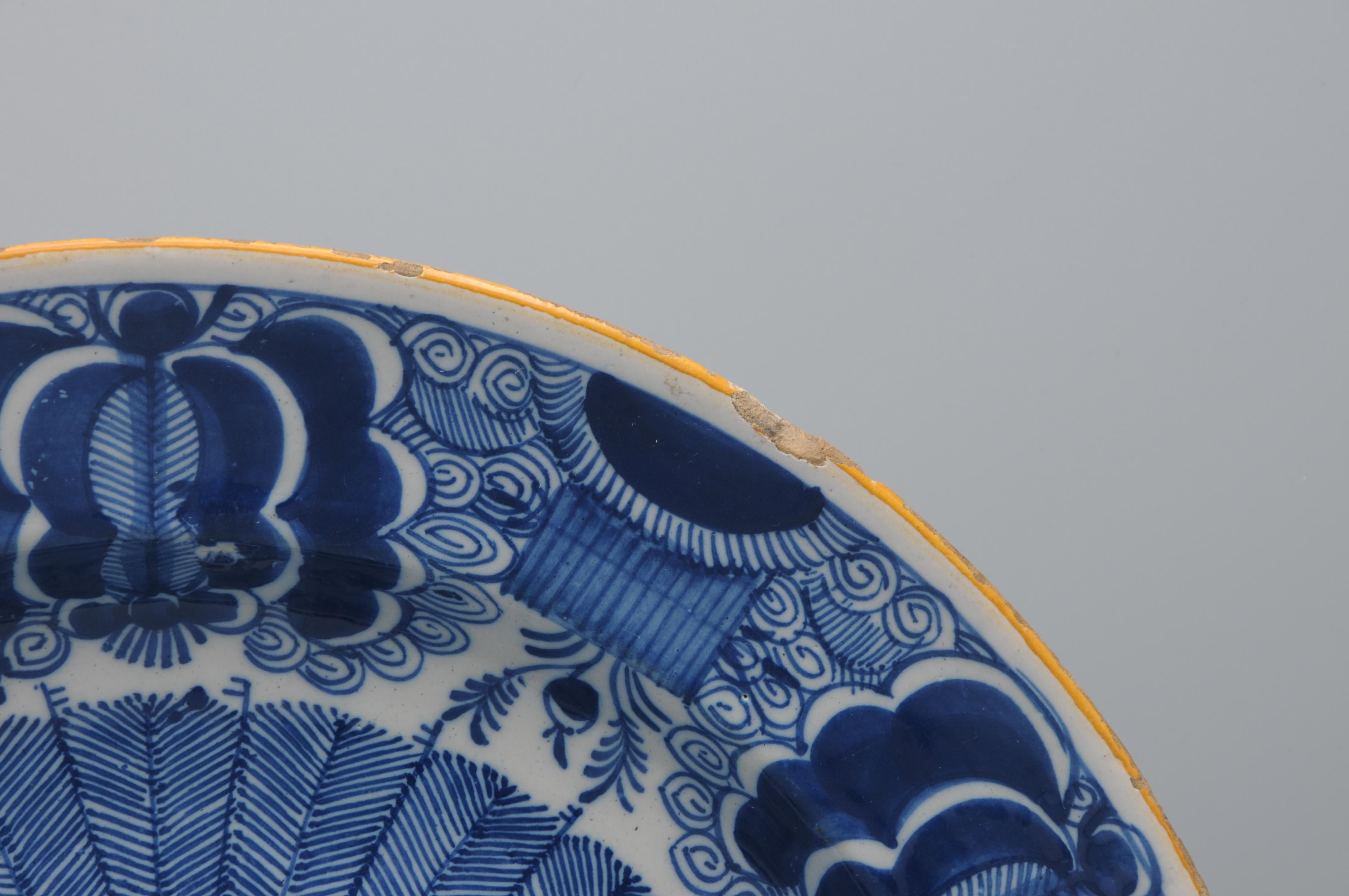 Poterie Chargeur 'Pauwenstaart' en forme de paon de Delft - De Claauw, 18e siècle en vente