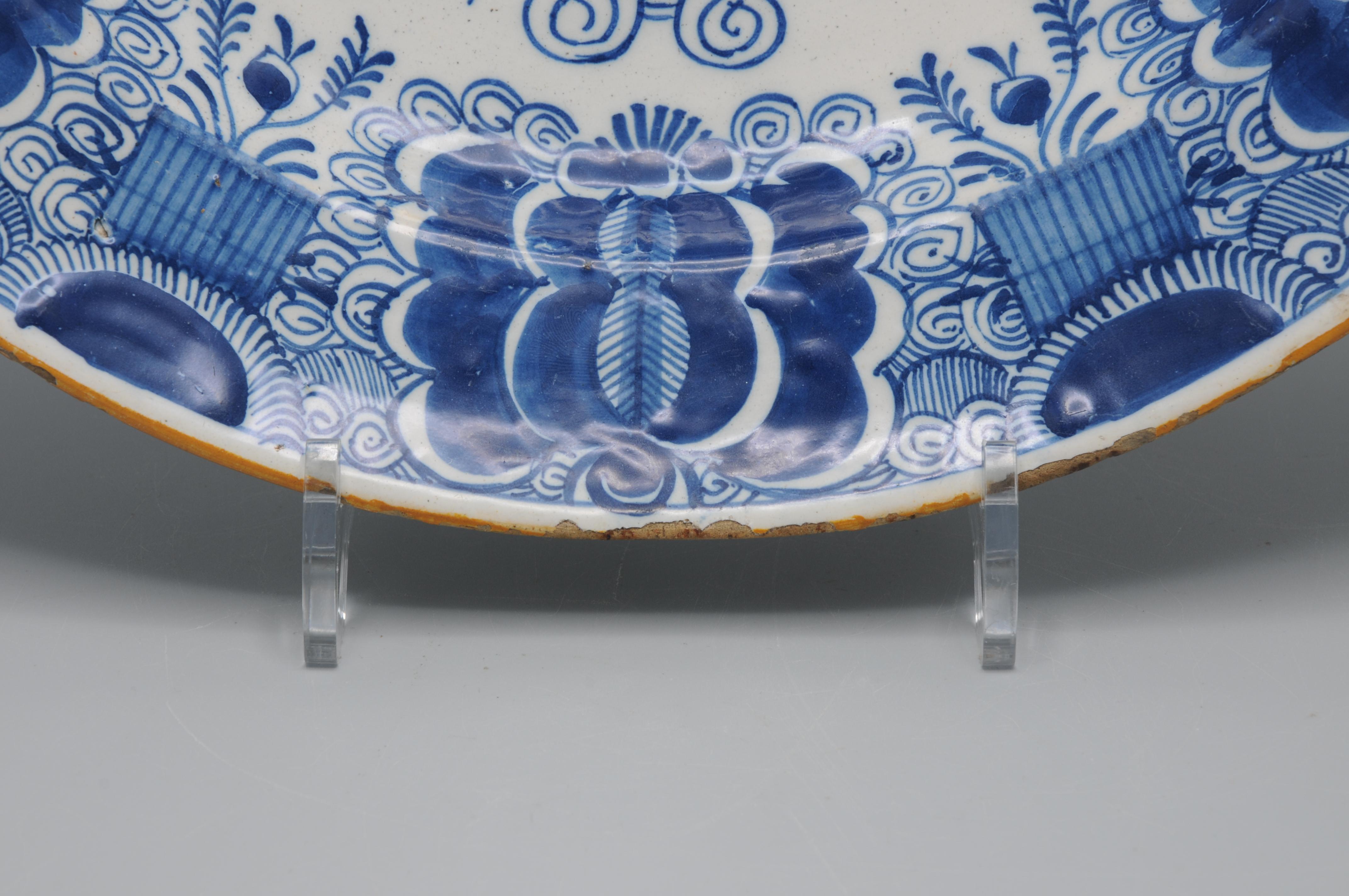 Chargeur 'Pauwenstaart' en forme de paon de Delft - De Claauw, 18e siècle en vente 2