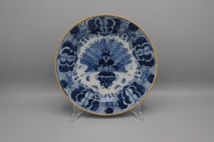 Delft Peacock 'Pauwenstaart' dish - De Claauw