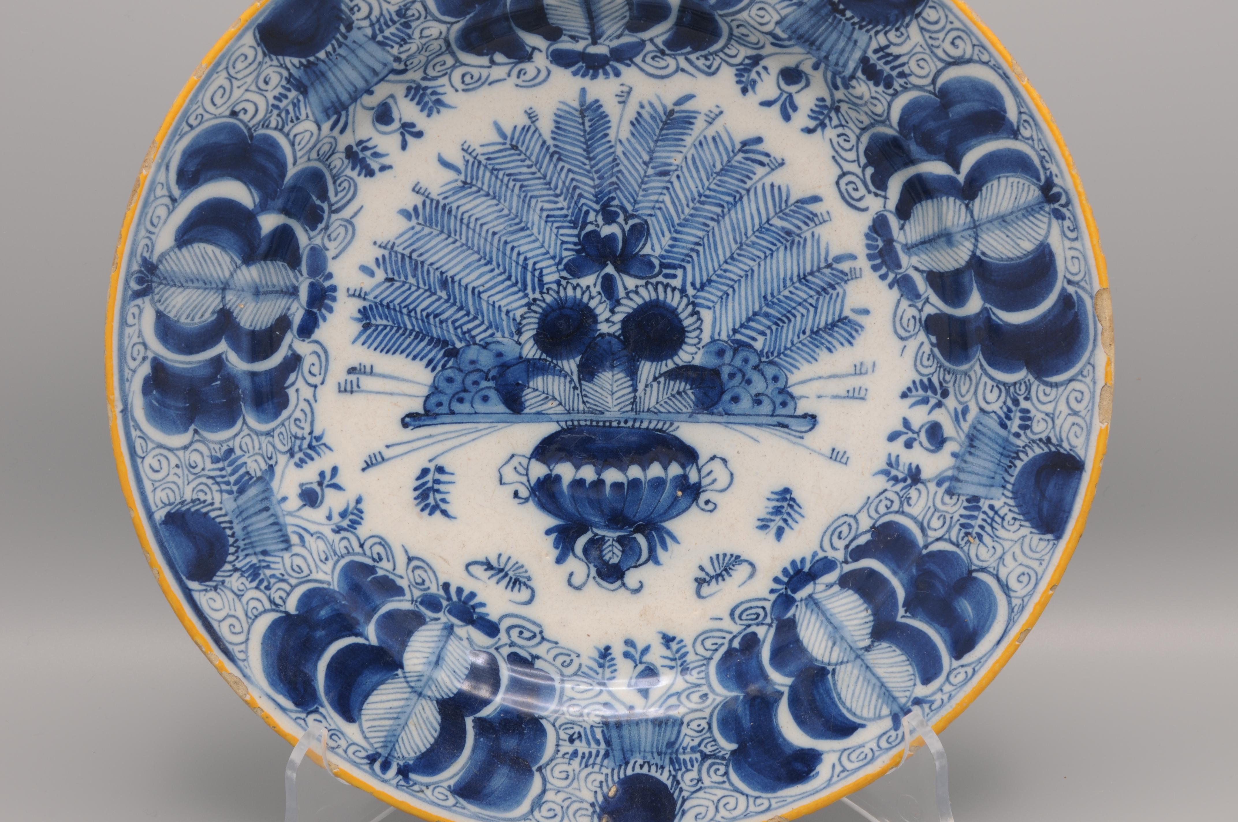Peint à la main Plat Pauwenstaart de Delft paon