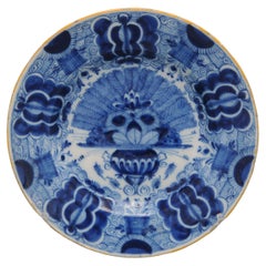 Antique Delft Peacock 'Pauwenstaart' dish - De Claauw 