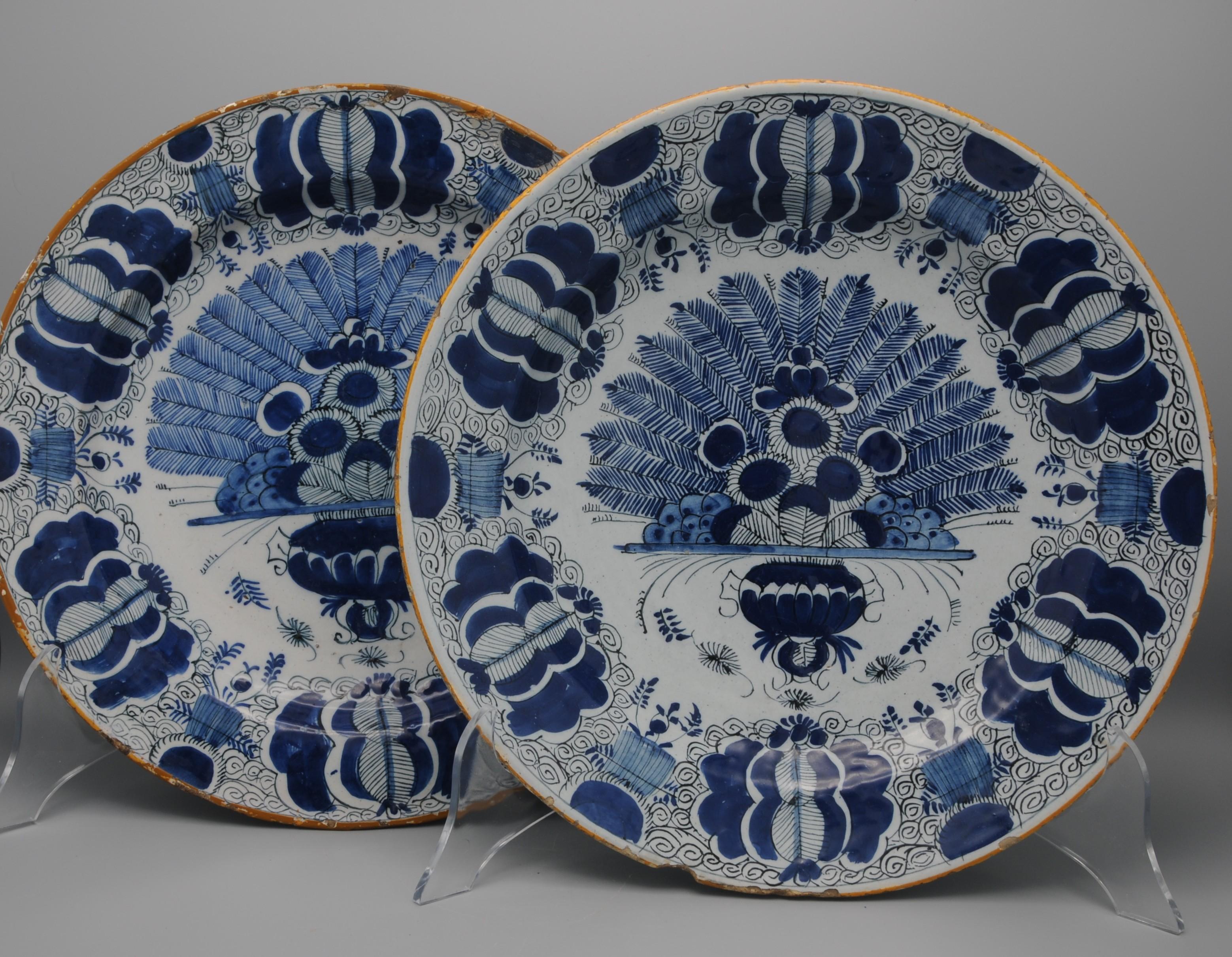 Grand chargeur Pauwenstaart de Delft, De Claauw, 18ème siècle en vente 4
