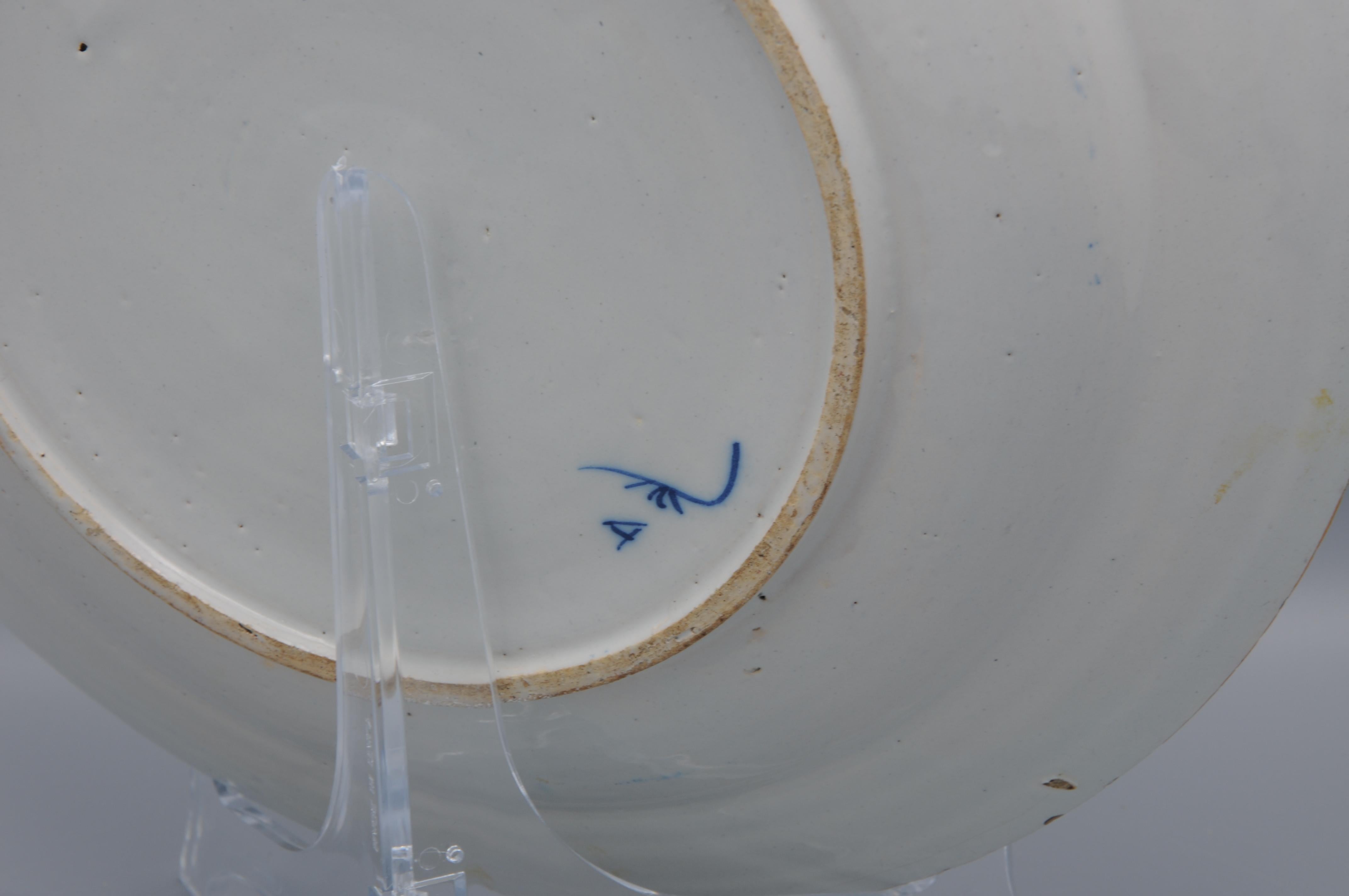 Grand chargeur Pauwenstaart de Delft, De Claauw, 18ème siècle en vente 4