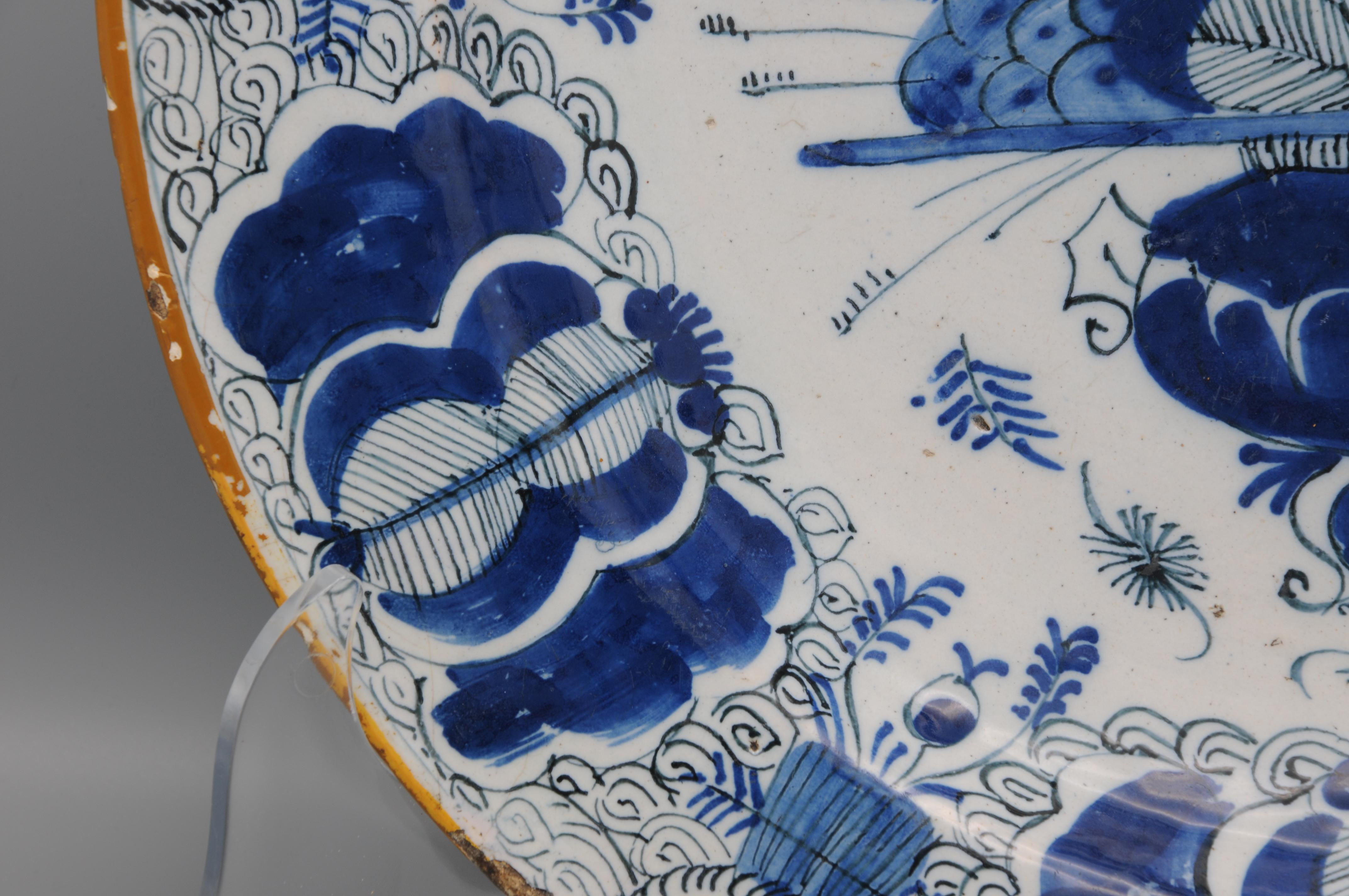 Poterie Grand chargeur Pauwenstaart de Delft, De Claauw, 18ème siècle en vente