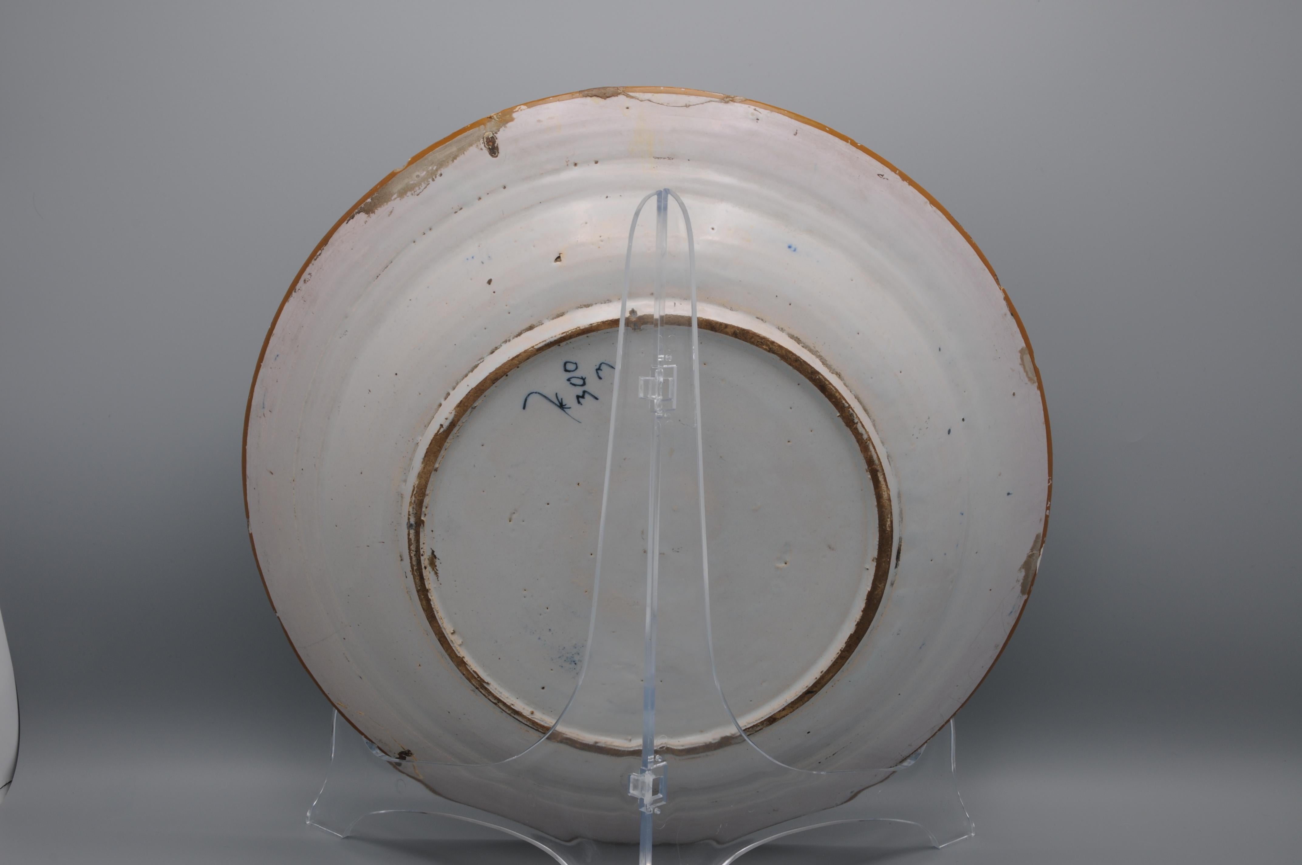 Grand chargeur Pauwenstaart de Delft, De Claauw, 18ème siècle en vente 1