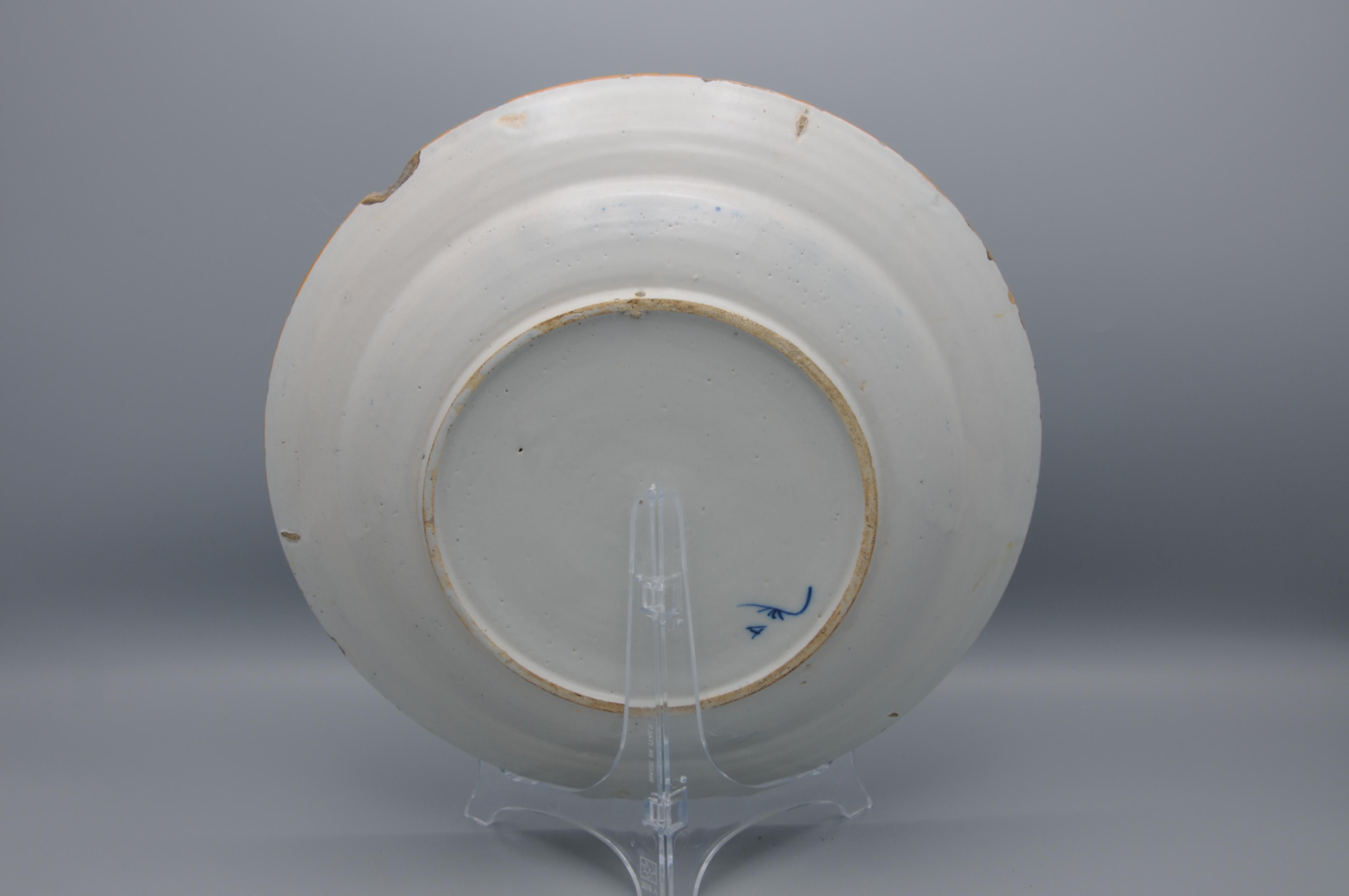 Grand chargeur Pauwenstaart de Delft, De Claauw, 18ème siècle en vente 1