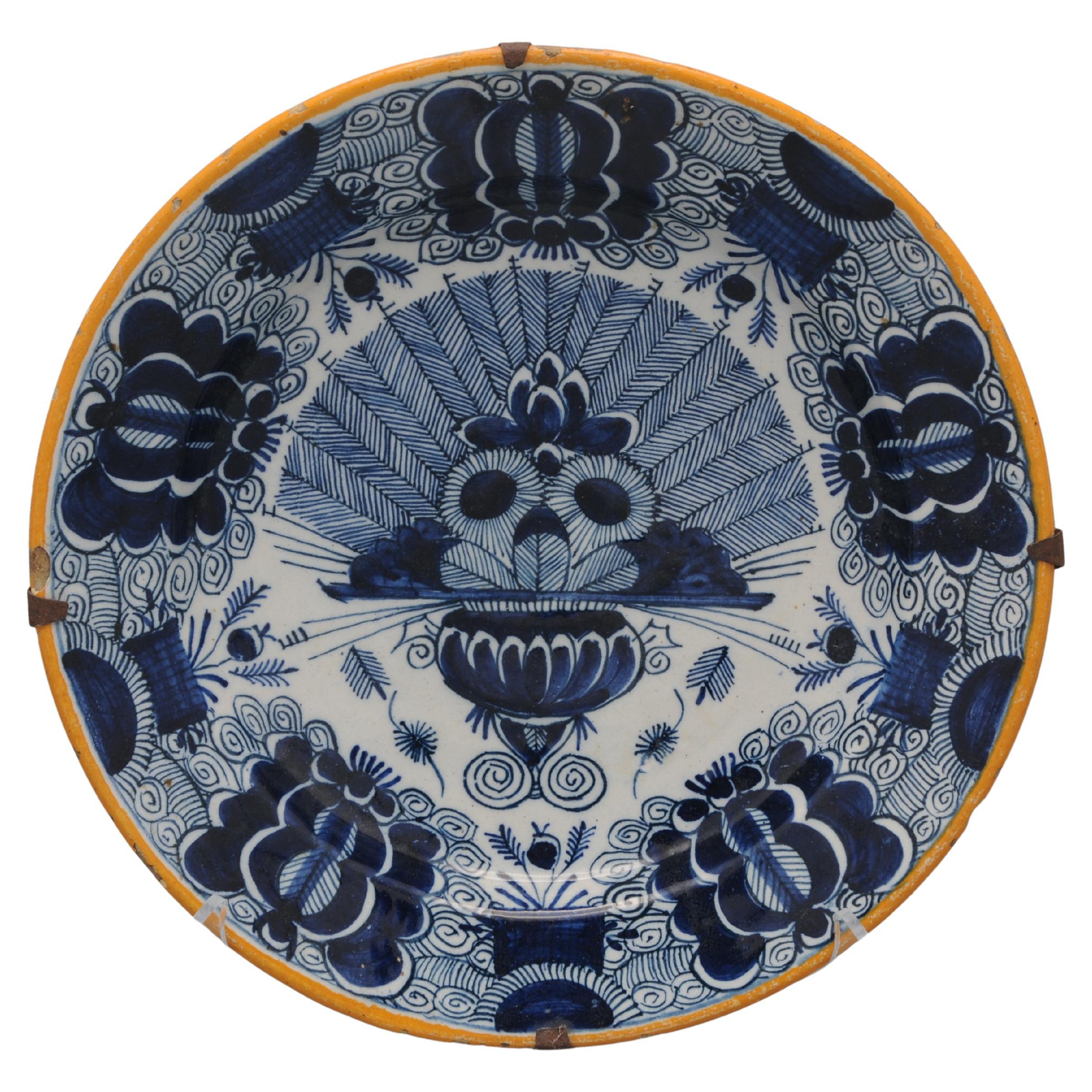 Piatto "Pavone" di Delft di Quirinus Mesch - seconda metà del XVIII secolo