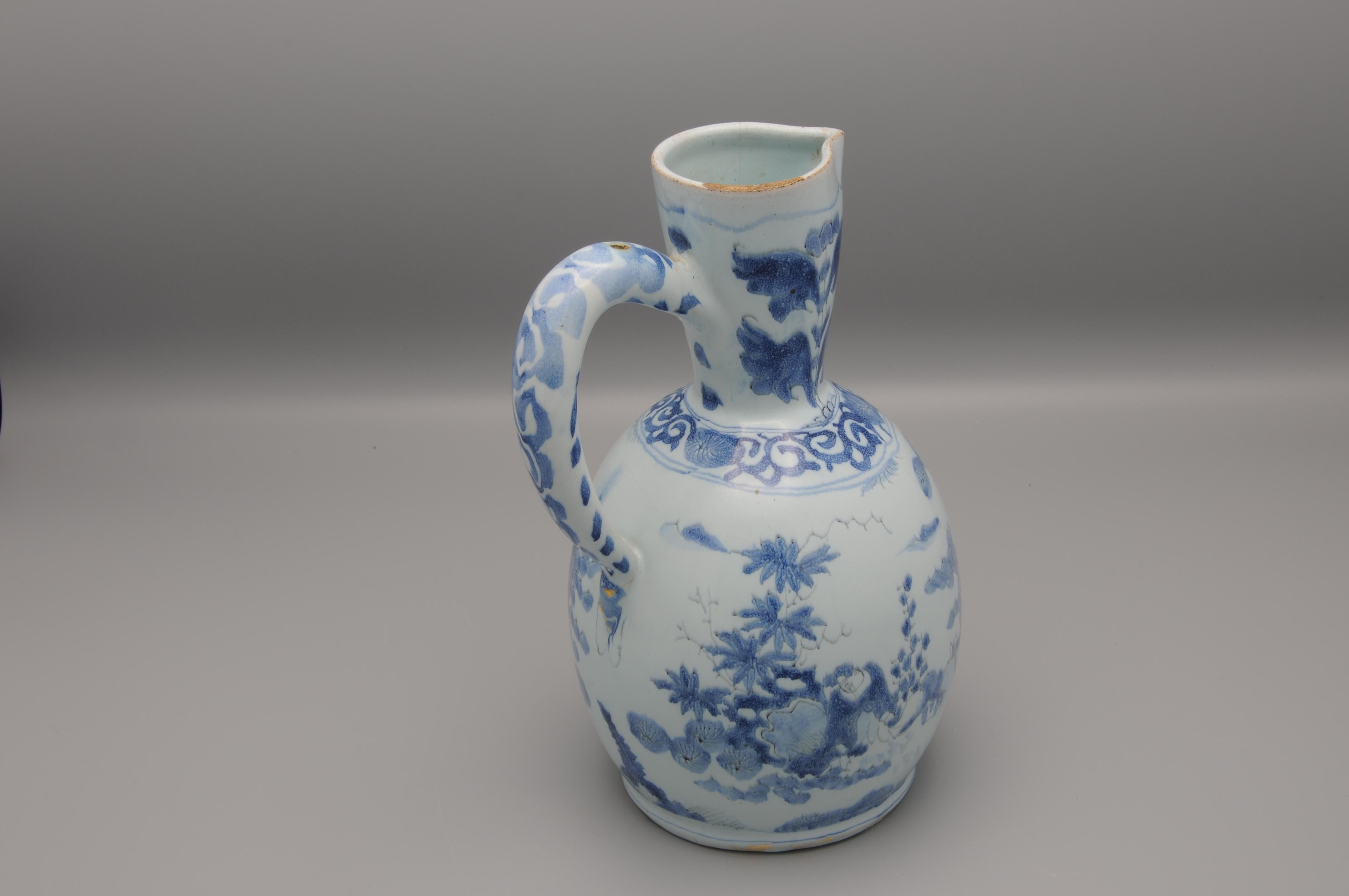 17th Century Delft Pitcher 'Chinoiserie' decor, late 17th century For Sale