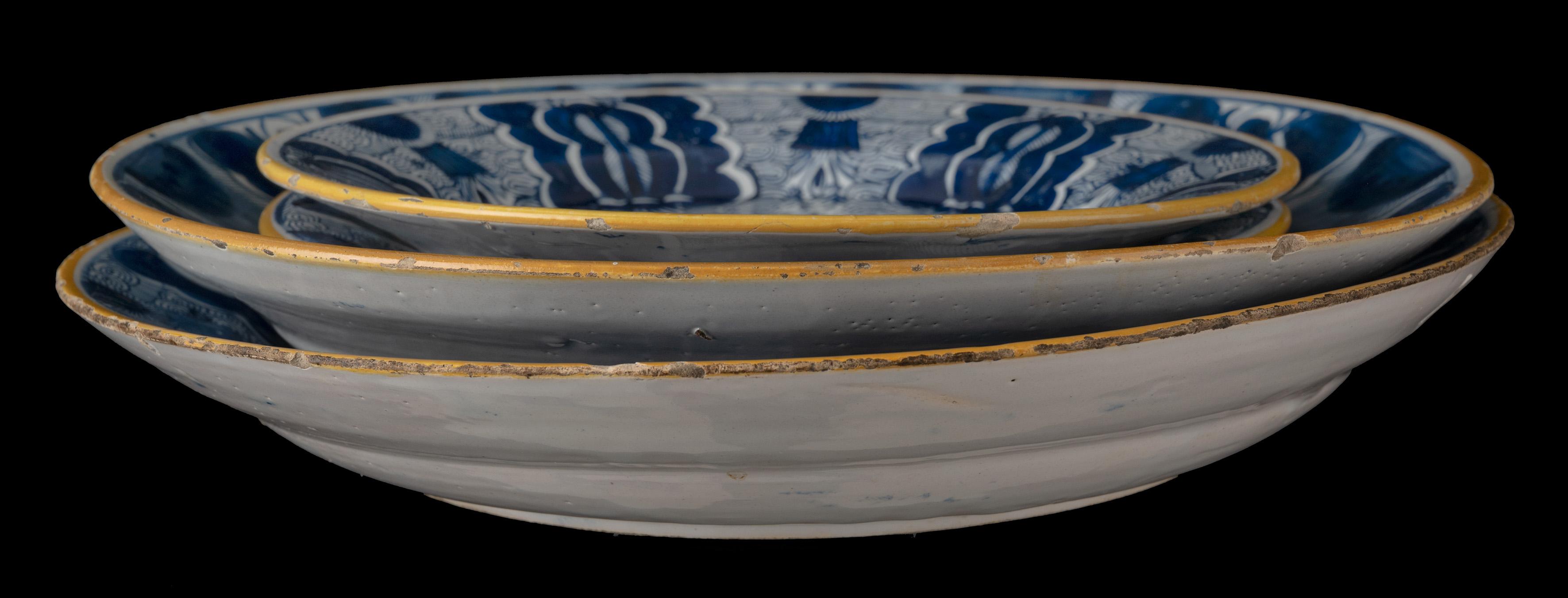 Set von 4 Delfter Tellern und Geschirr, handbemalt mit „Peacock“-Muster 1750-1800 im Angebot 4