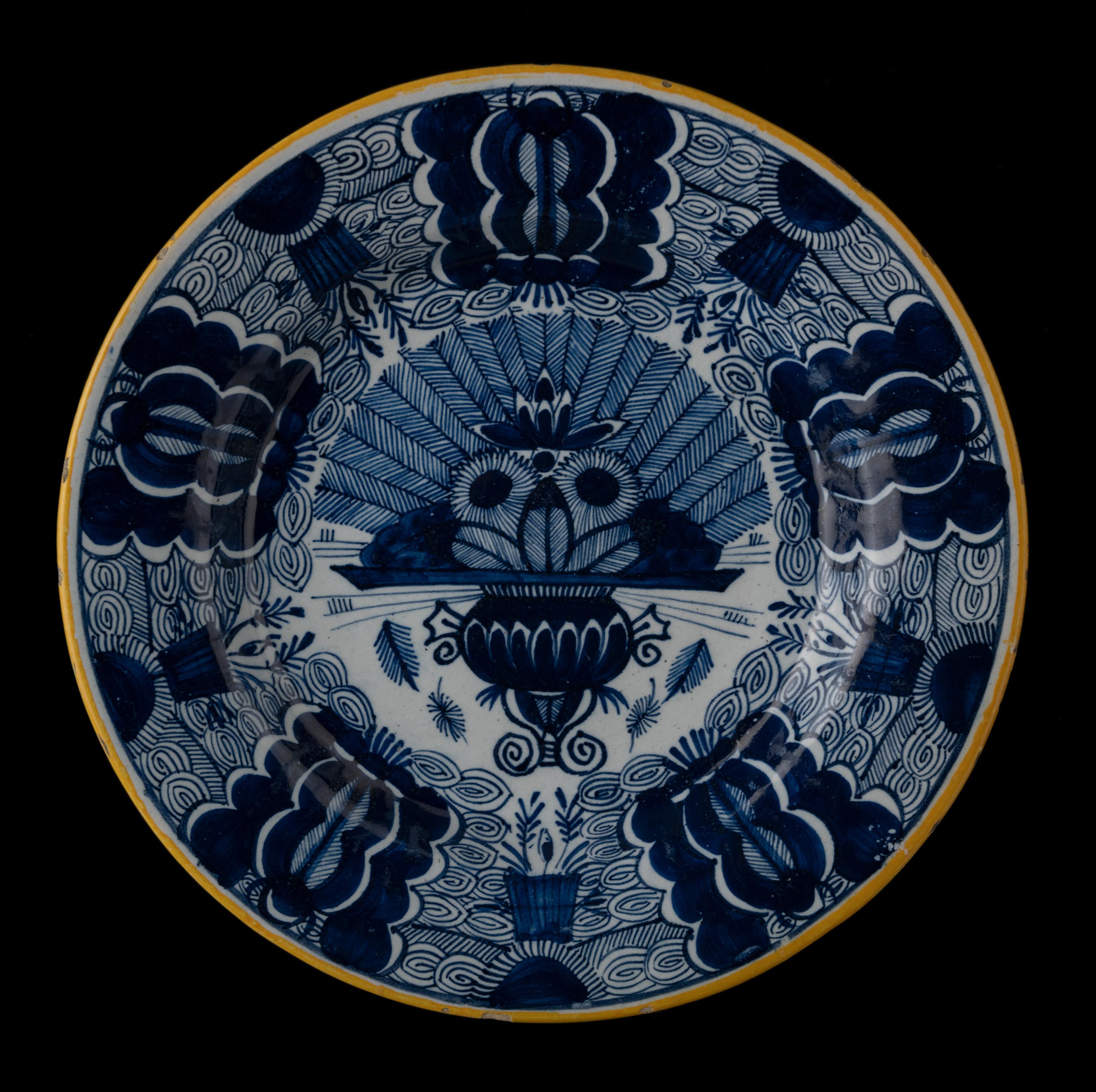 Set von 4 Delfter Tellern und Geschirr, handbemalt mit „Peacock“-Muster 1750-1800 im Angebot 1