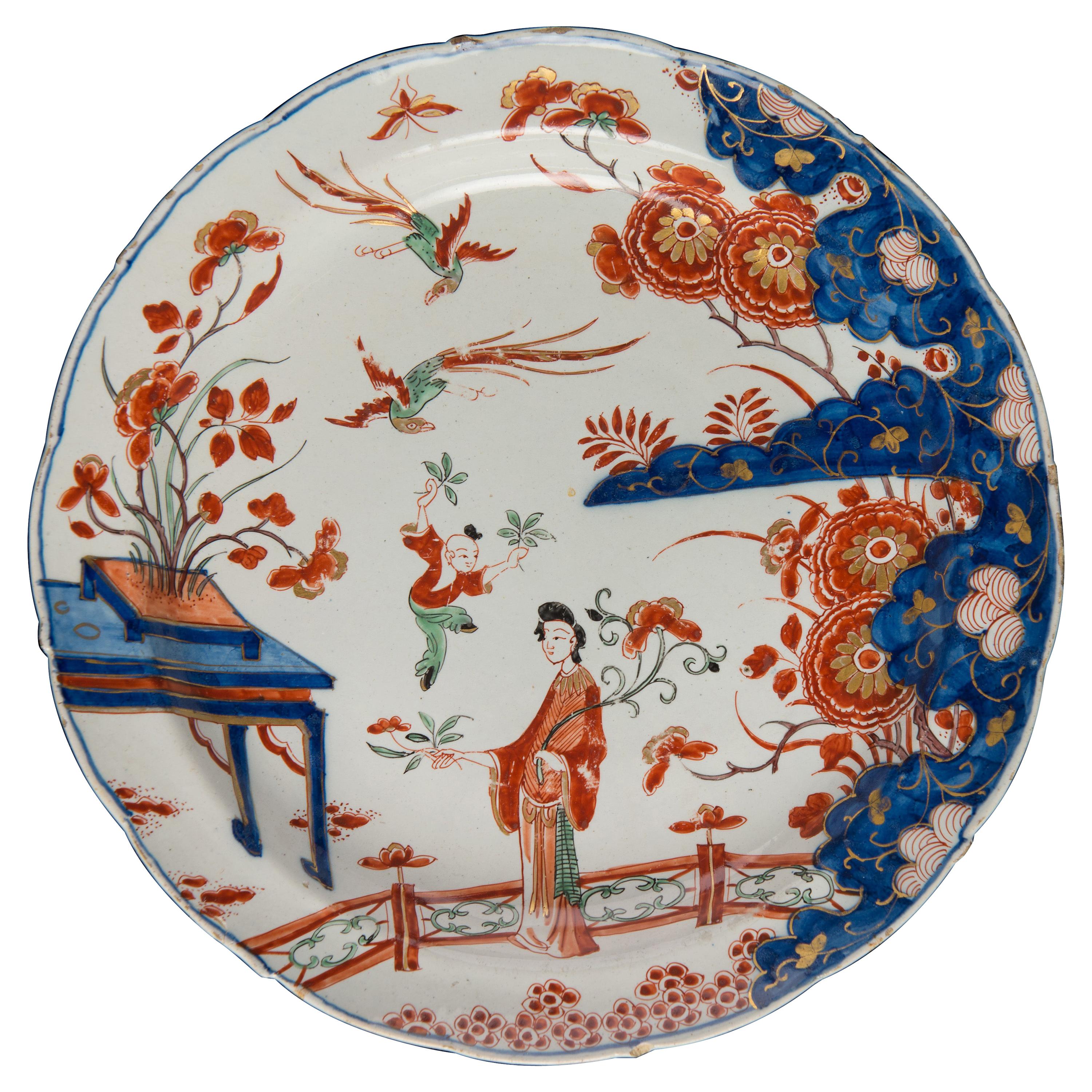 Assiette chinoiserie de Delft, polychrome et dorée de la poterie grecque A 1701-1722