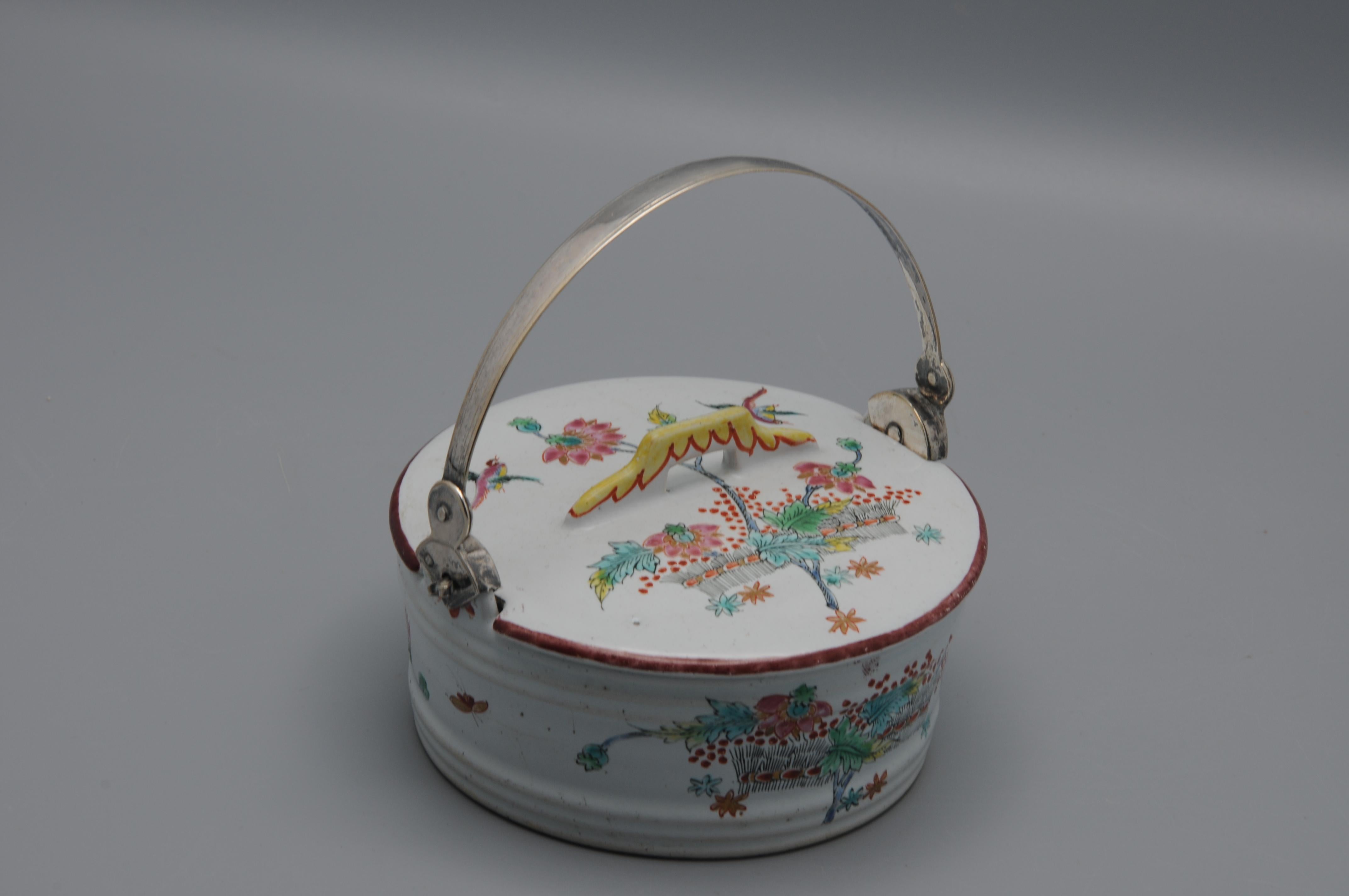 Glazed Delft Polychrome Butter Dish with Kakiemon Decoration, 18th Century For Sale