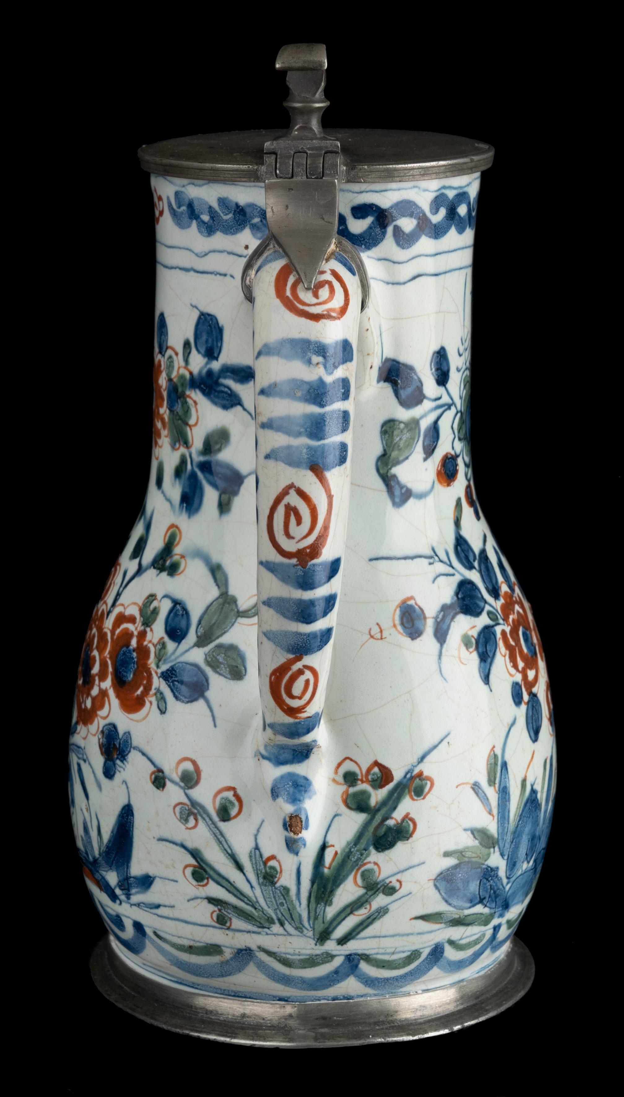 Dutch Delft, Polychrome cashmere beer mug with pewter lid 1700-1710 For Sale
