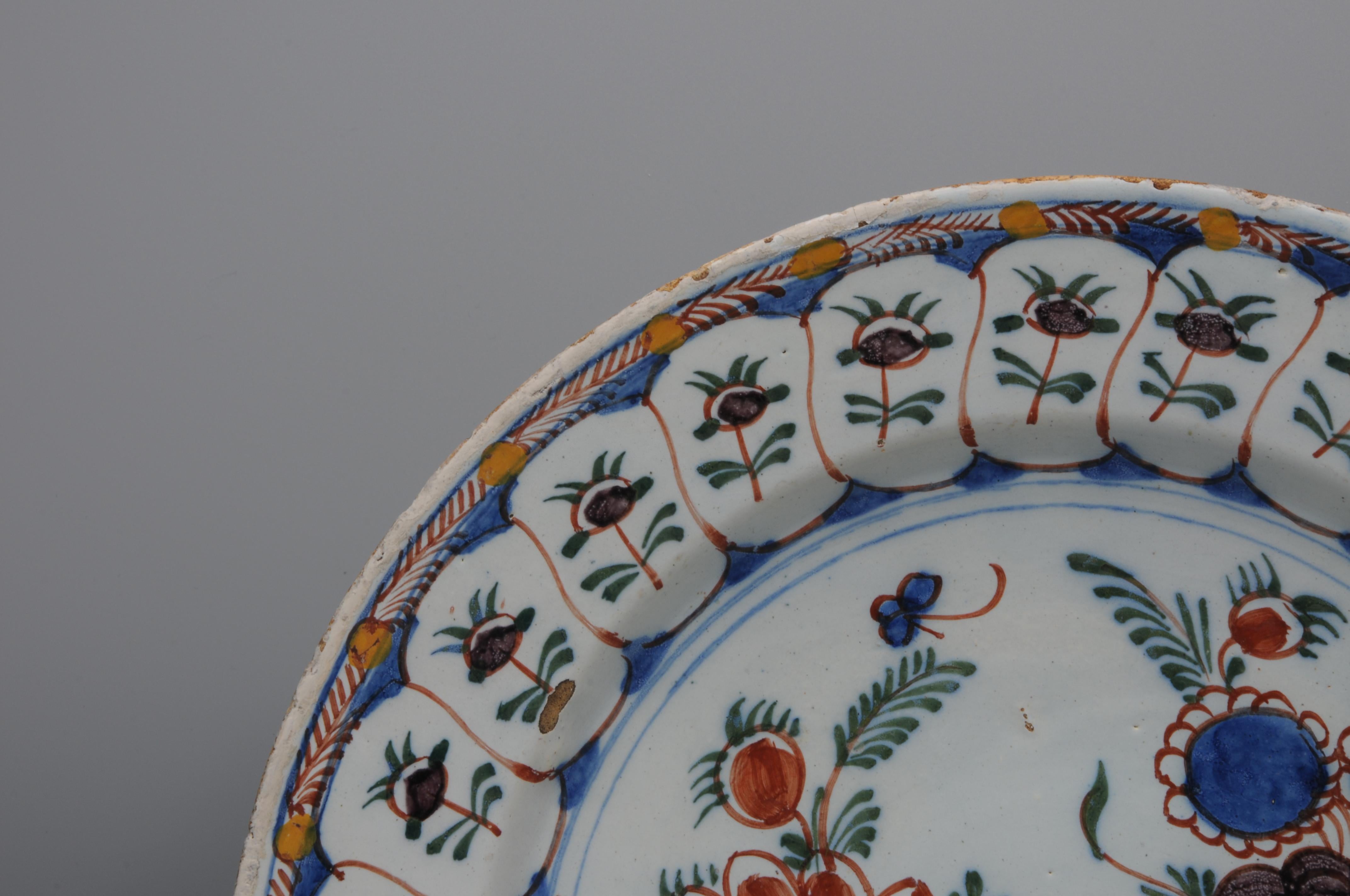 Hand-Painted Delft - Polychrome Chinoiserie Charger, 18th century