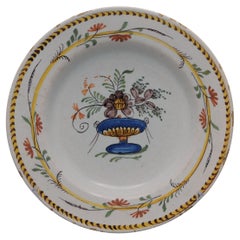 Plato Luis XVI de Delft policromado con acianos - finales del siglo XVIII