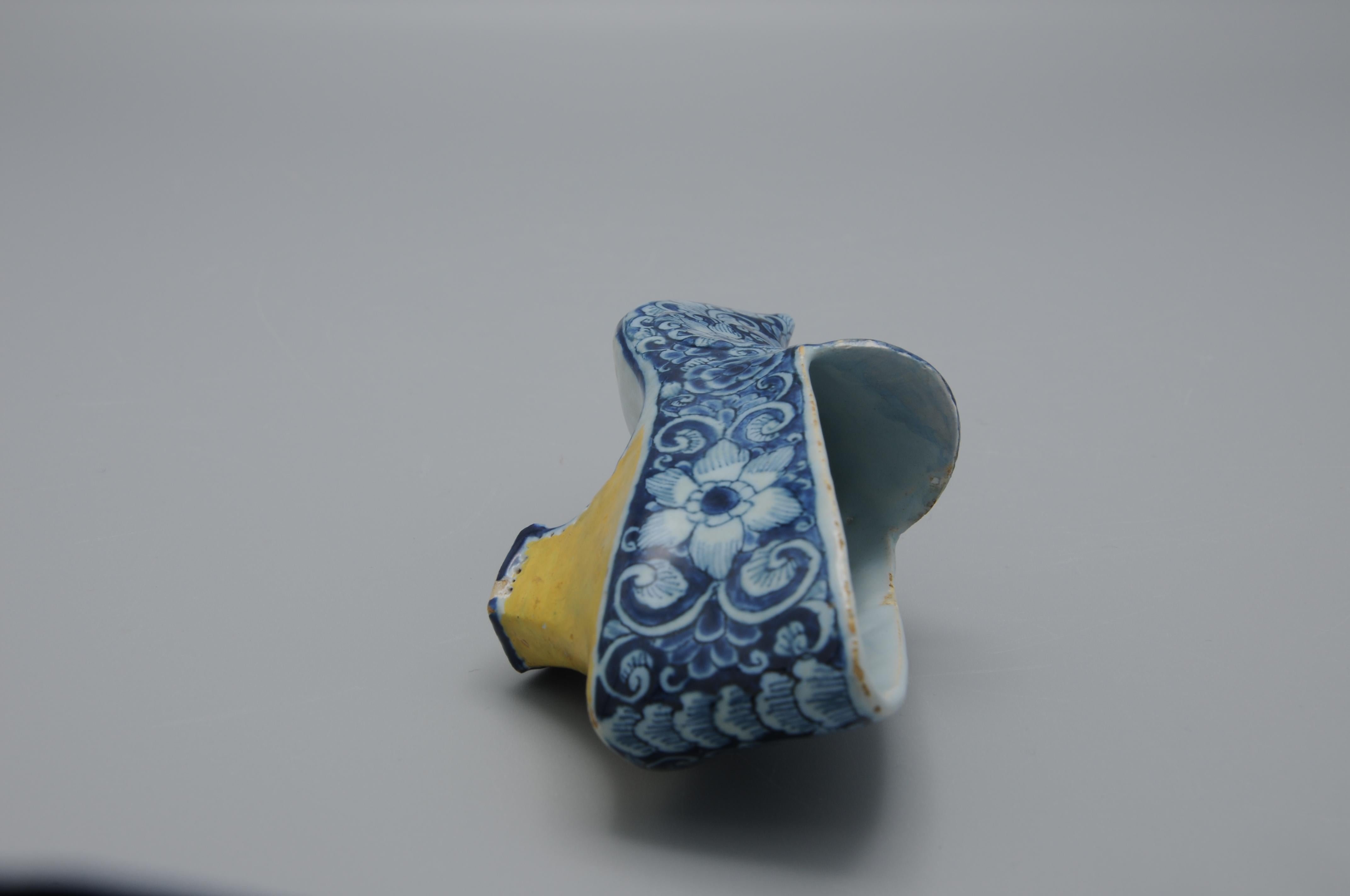 Modèle de chaussure polychrome de Delft en vente 10