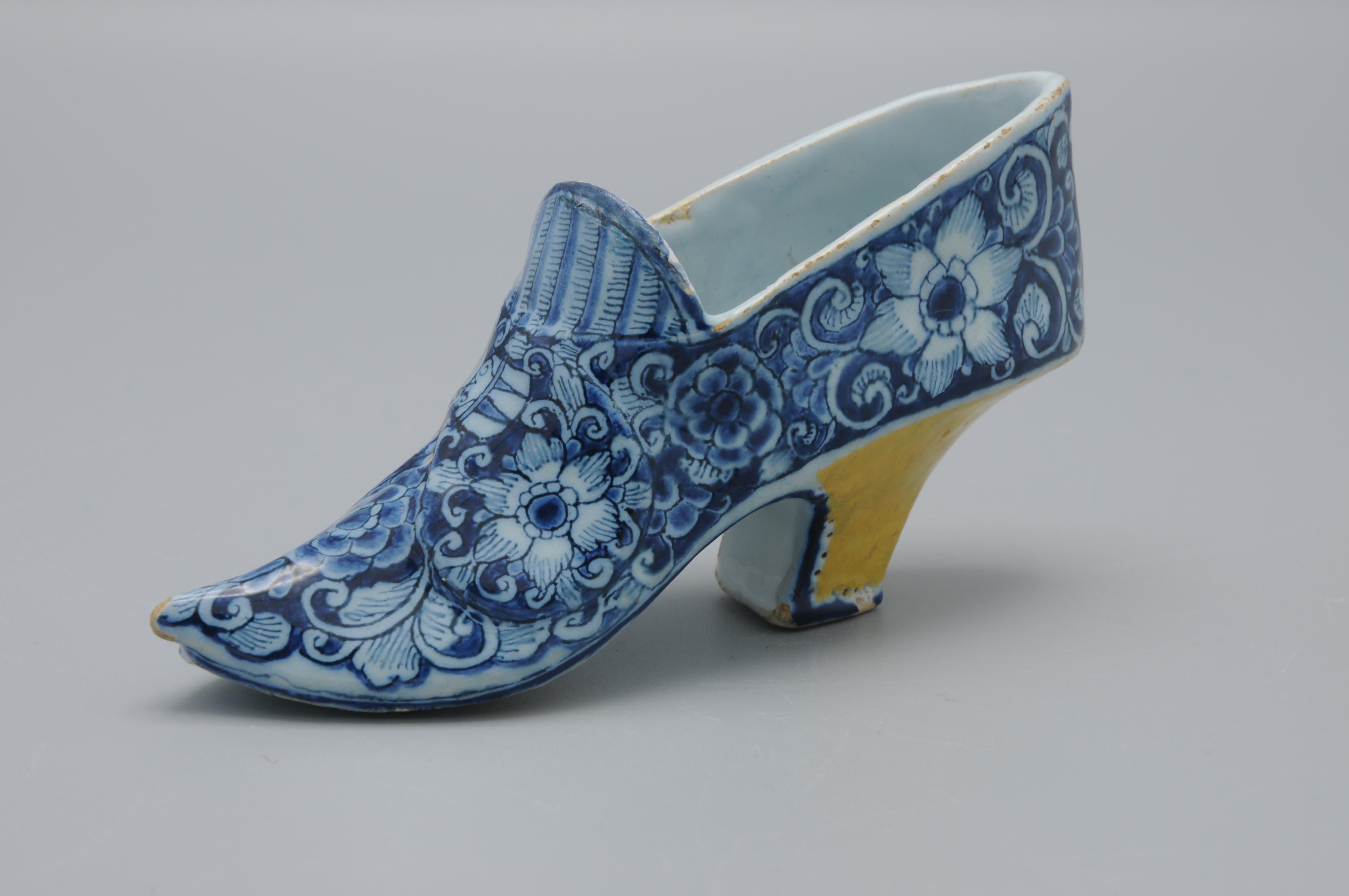 Modèle de chaussure polychrome de Delft en vente 2