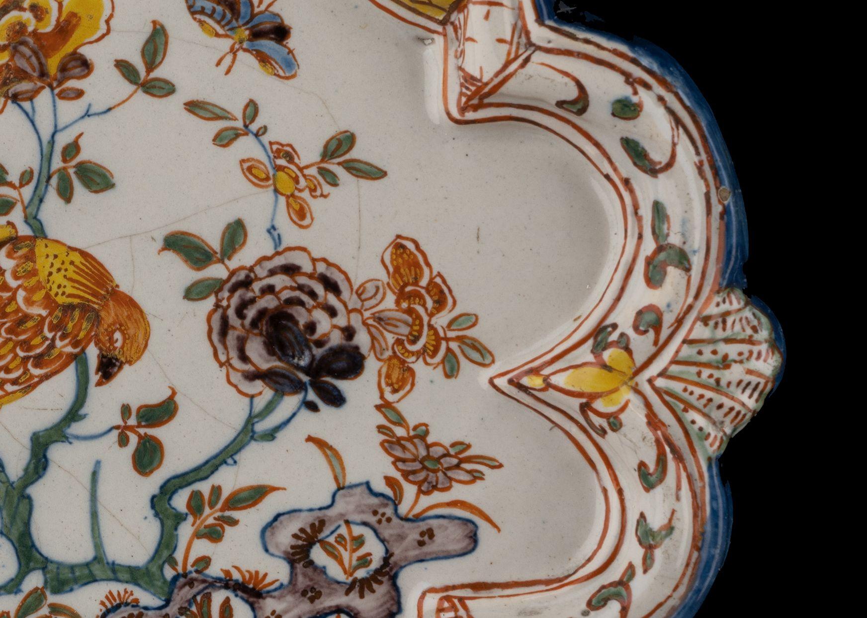 Delft Polychrome plaque with floral chinoiserie decor and birds 1740-1760  In Good Condition For Sale In ROSSUM, GE