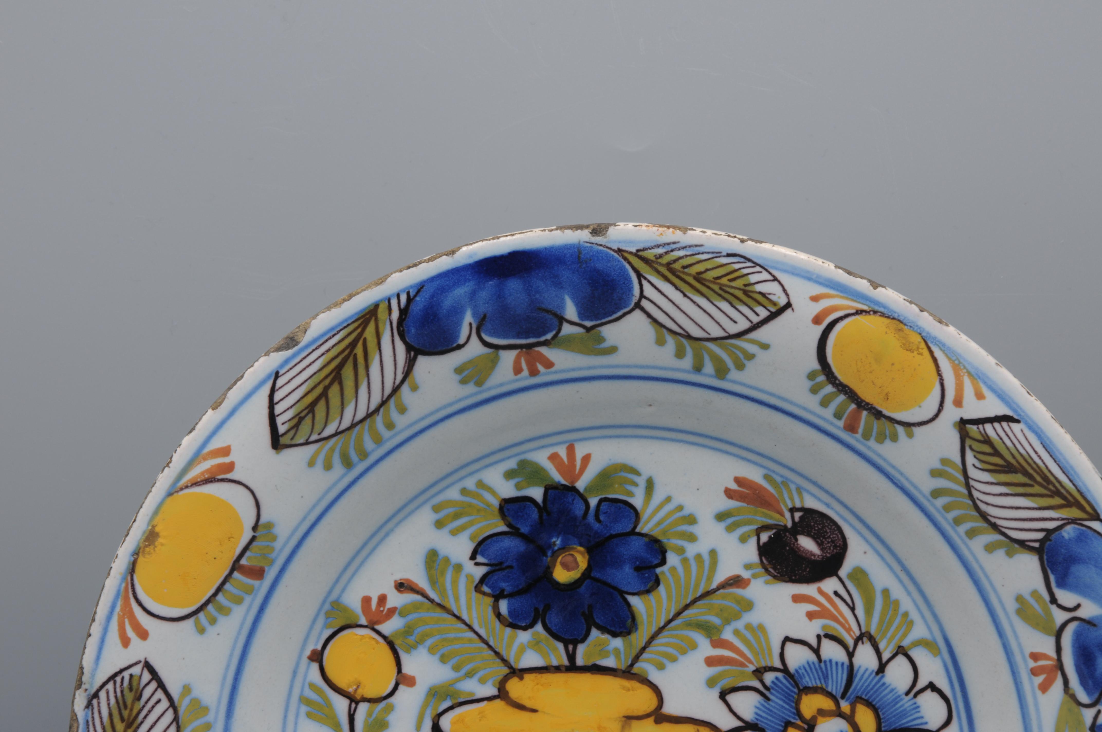 Chinoiserie Delft polychrome plate 'boerendelfts' - early 19th century For Sale