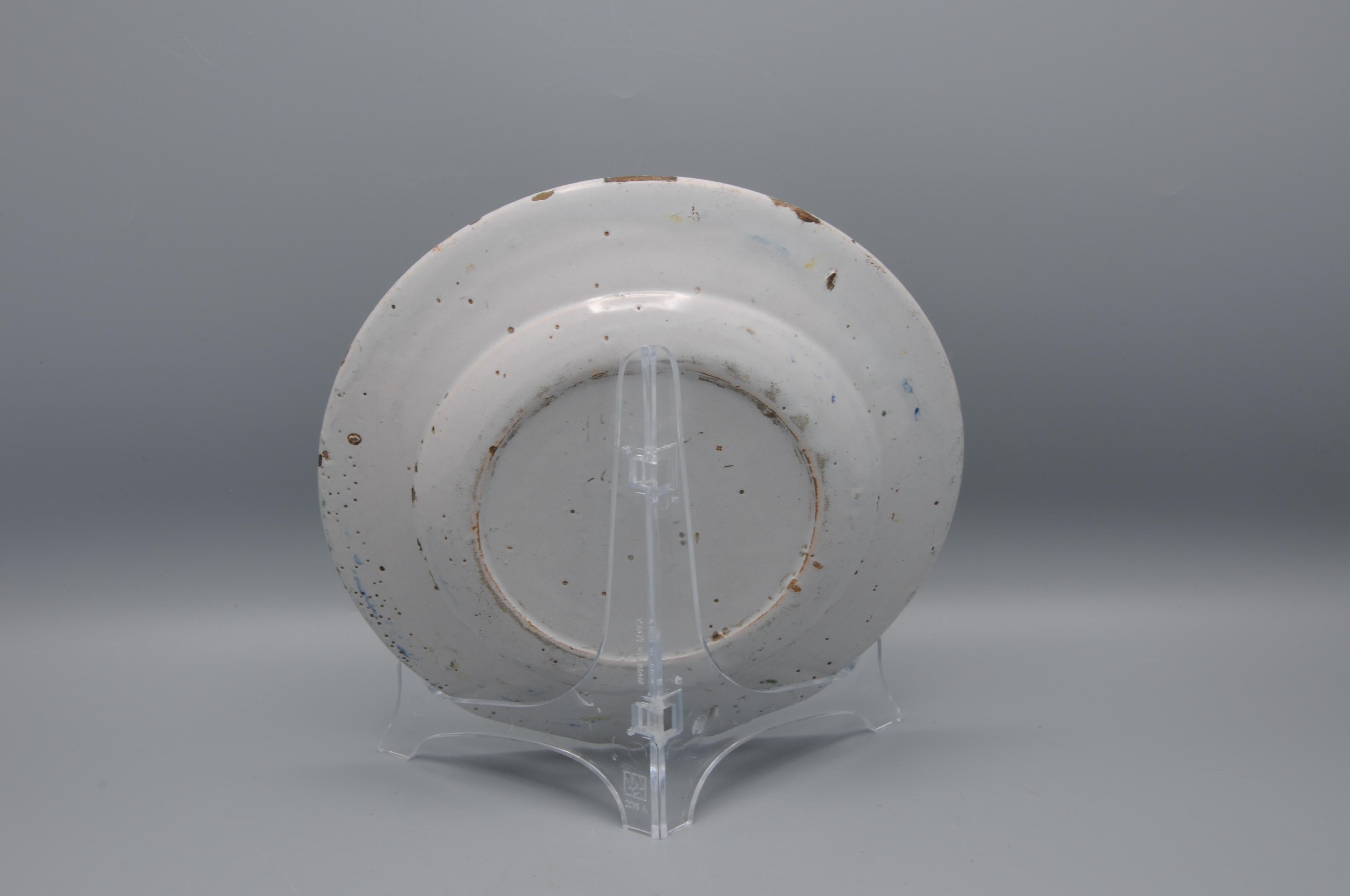 Delft polychrome plate 'boerendelfts' - early 19th century Bon état - En vente à DELFT, NL