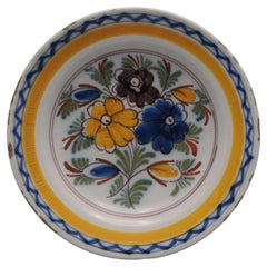 Assiette polychrome 'boerendelfts' de Delft - début du 19ème siècle