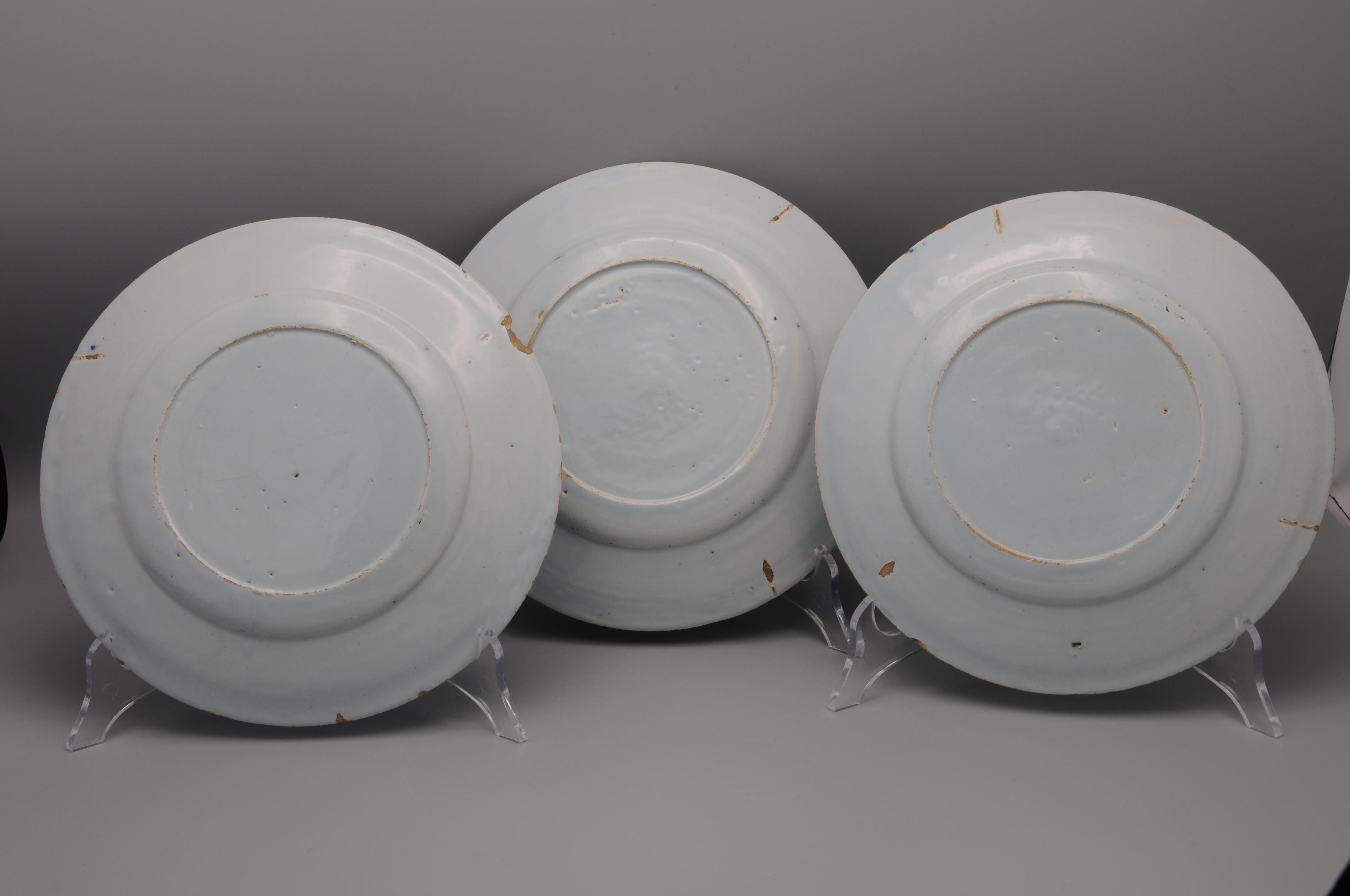 Delft - set of three plates, mid 18th century For Sale 1