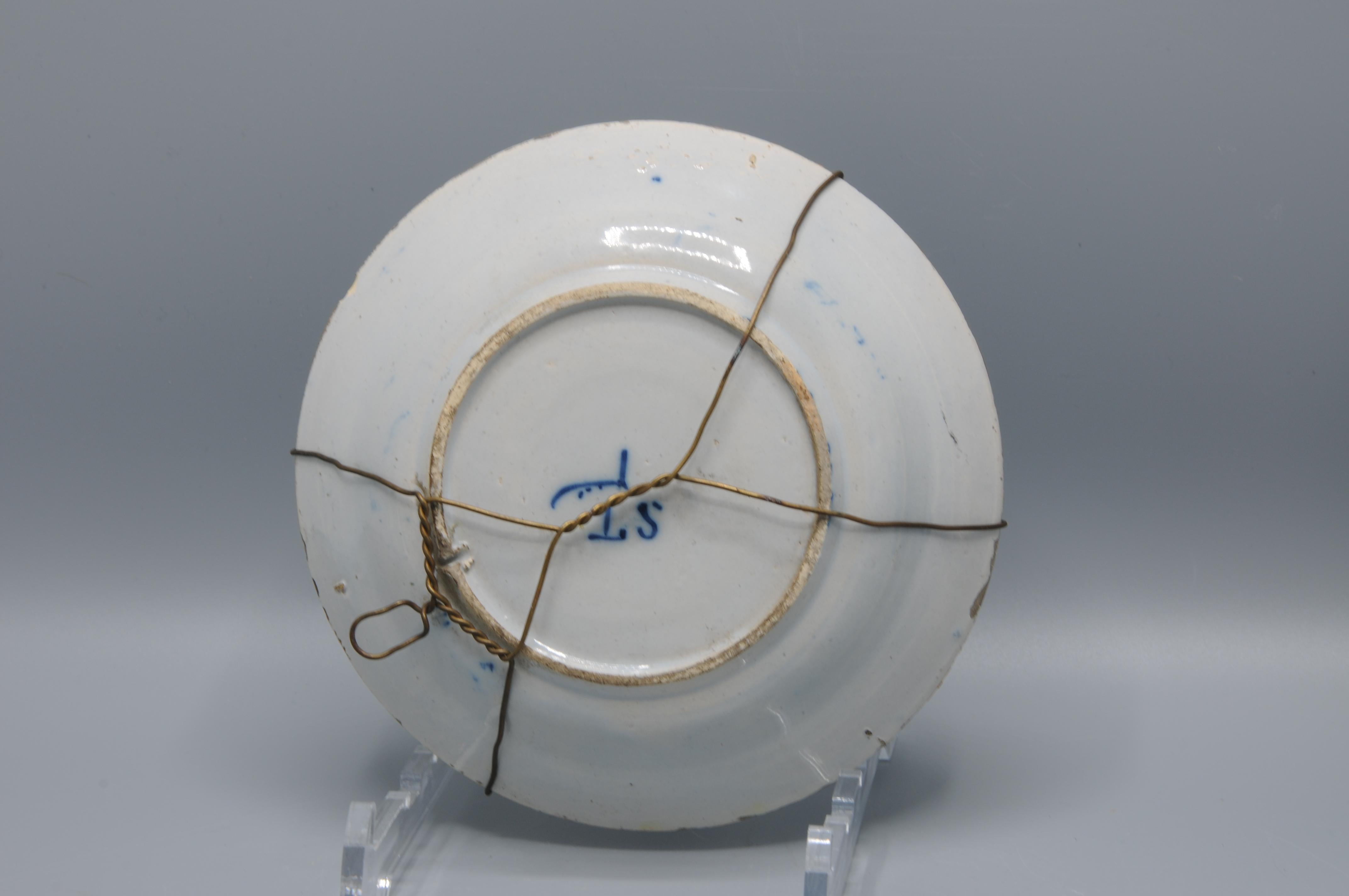 Dutch Delft - Small 'Peacock' plate - Lambertus Sanderus, (the Claw) 1763-1806 For Sale