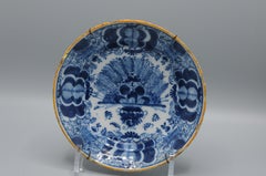 Delft - Small 'Peacock' plate - Lambertus Sanderus, (the Claw) 1763-1806